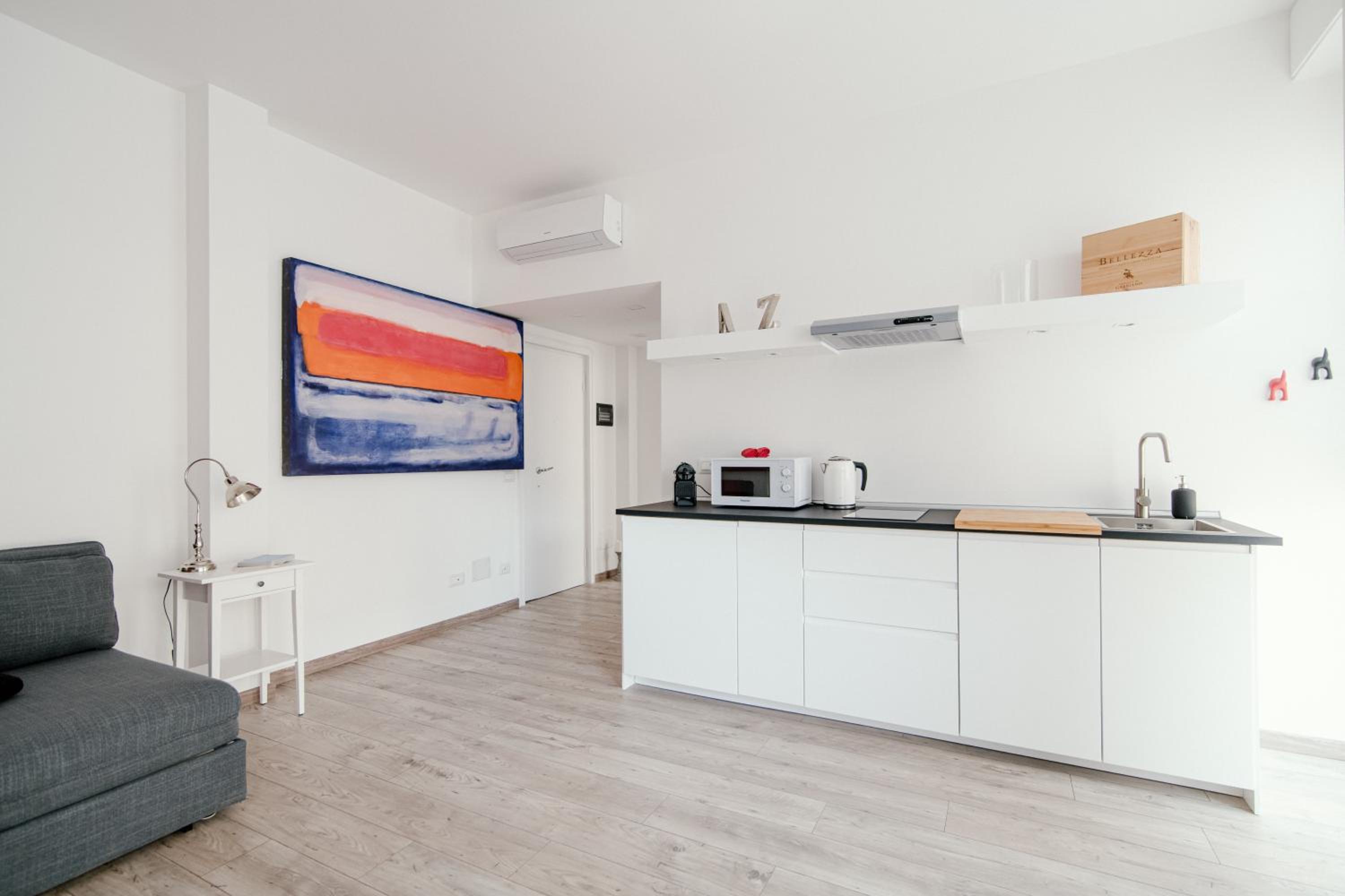 One-Bedroom Apartment photo 2