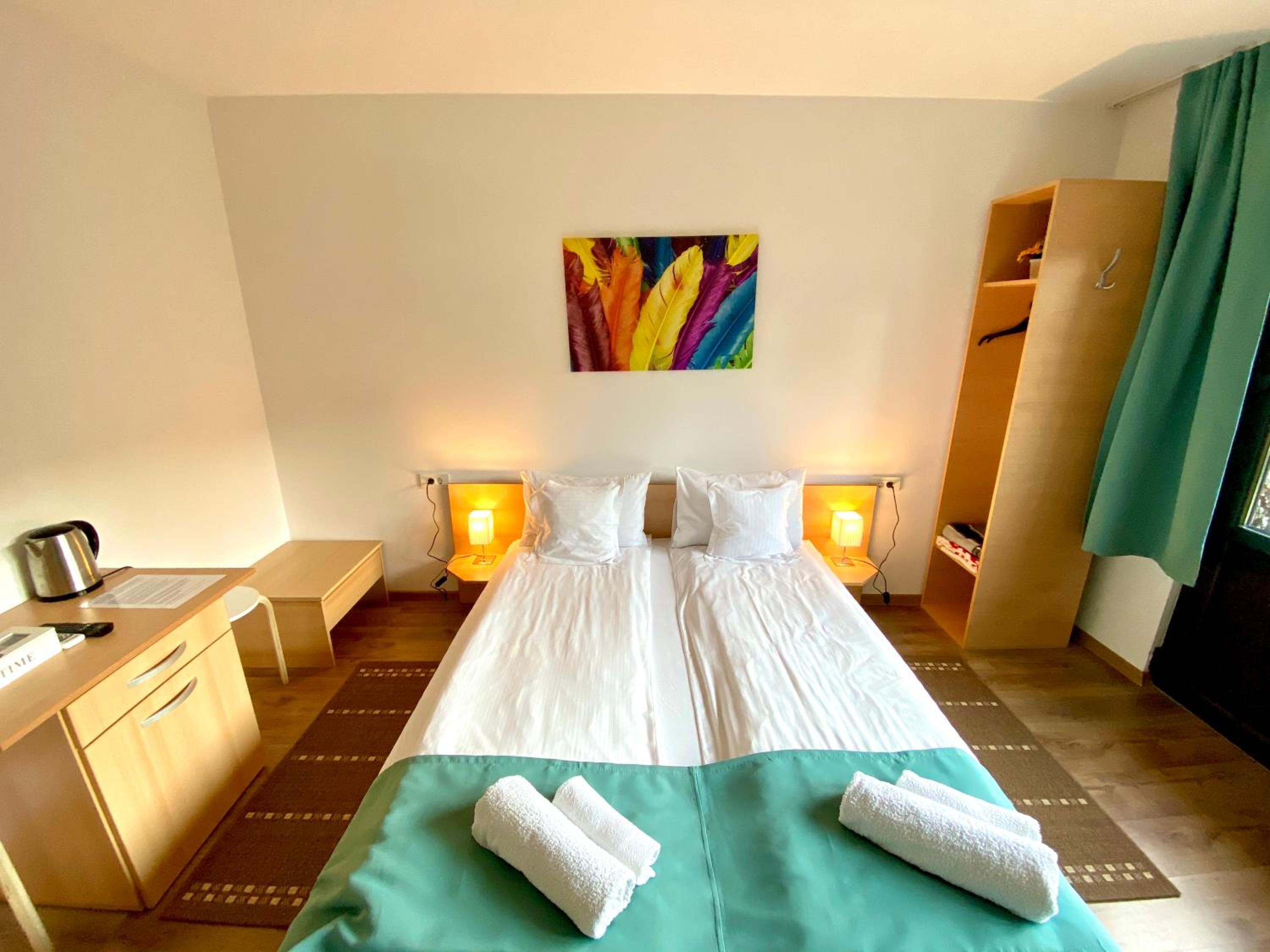 Double Room with Private Bathroom photo 3