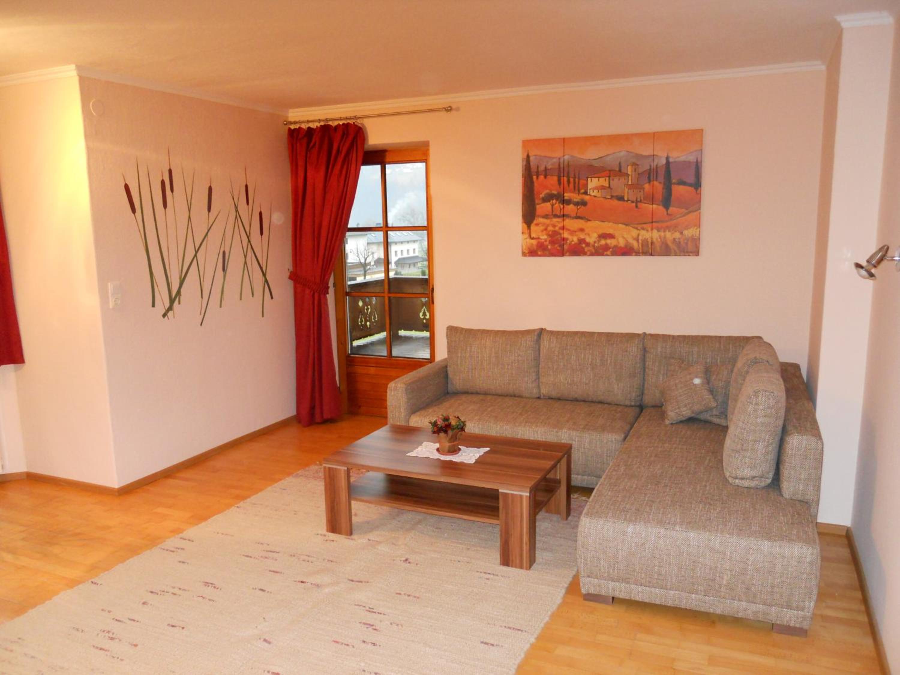 Three-Bedroom Apartment with Balcony photo 1