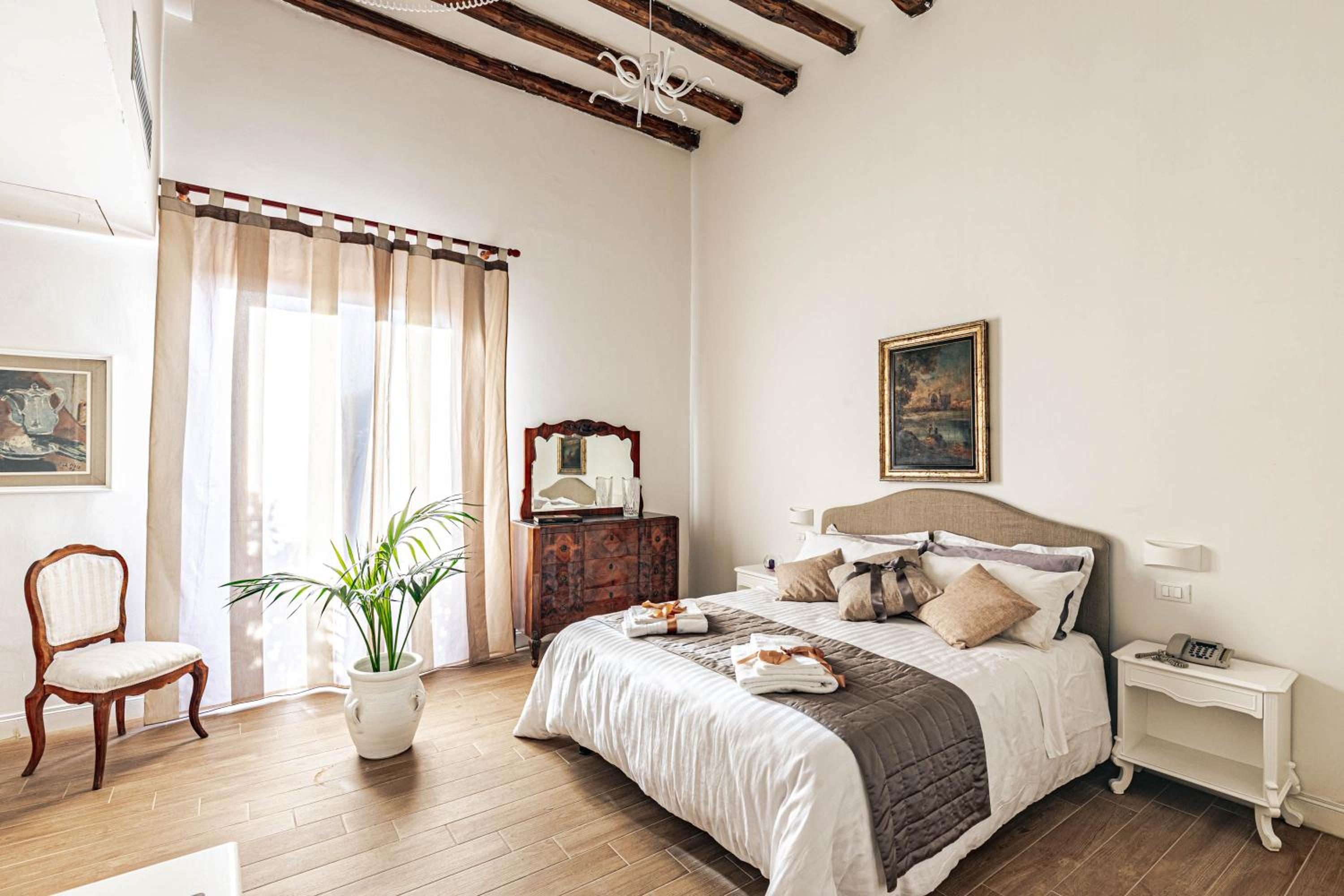 Superior Double Room - Photo 1