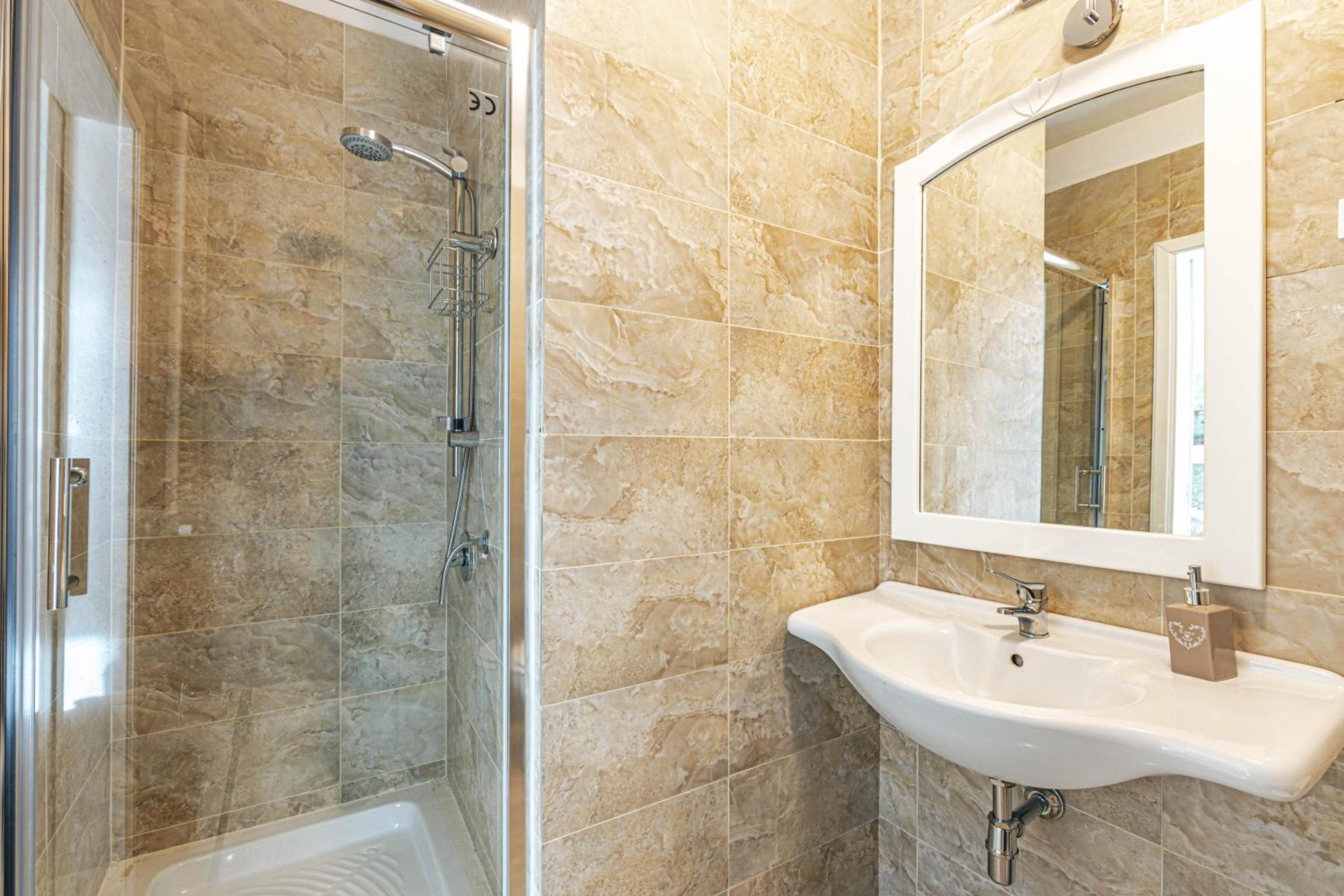 Superior Double Room - Photo 3