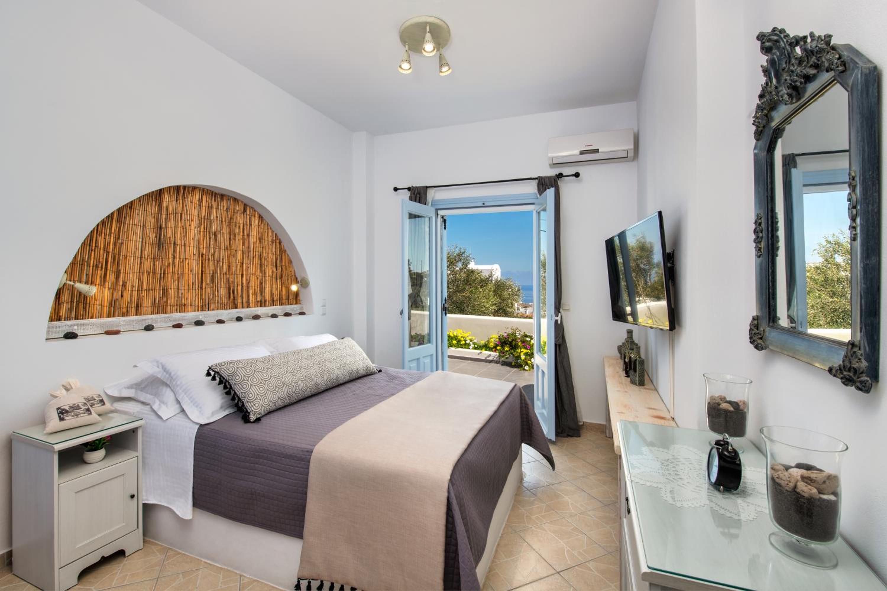 Abasa Traditional House With Outdoor Hot Tub