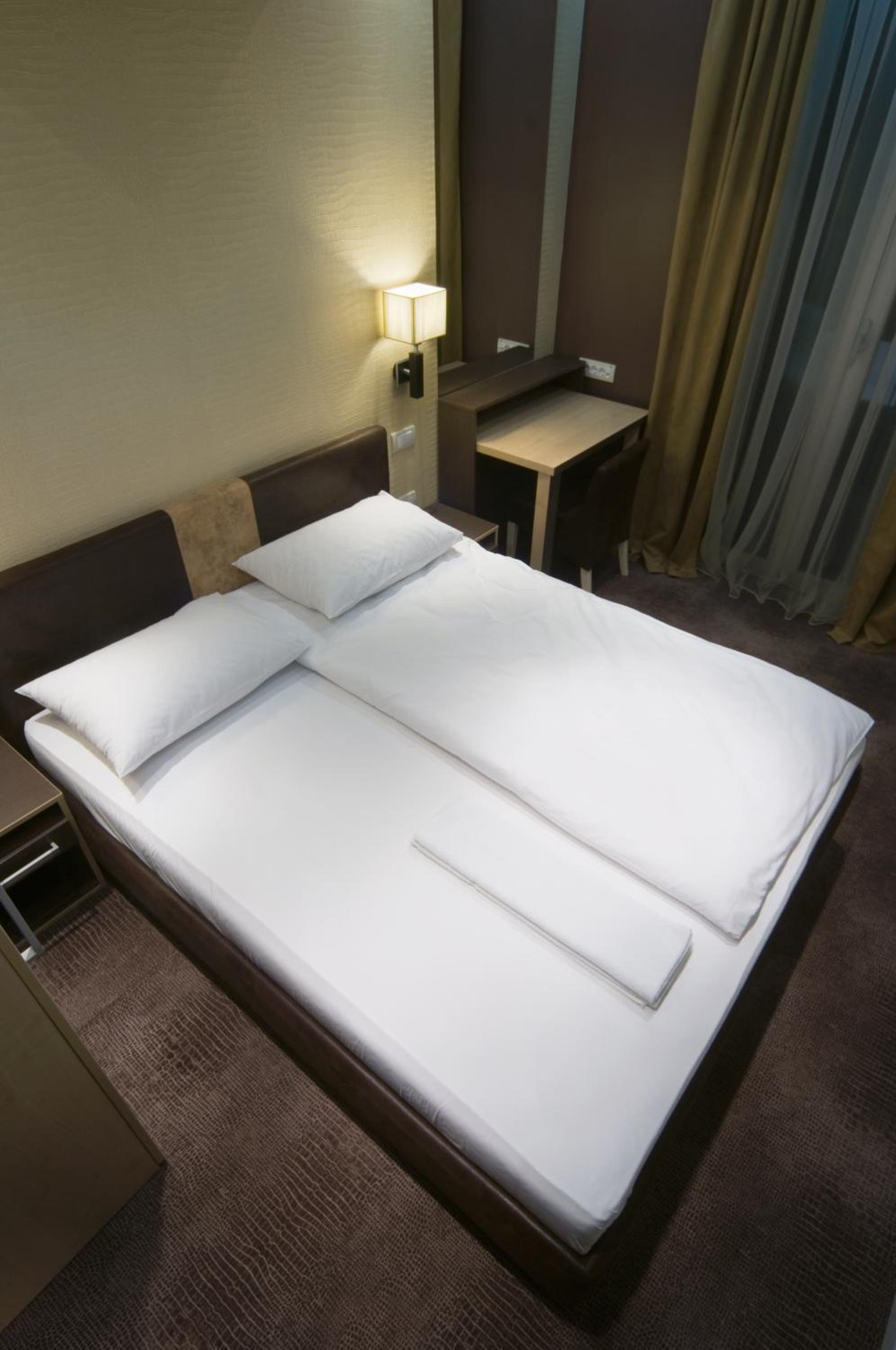 Comfort One-Bedroom Suite - Photo 4