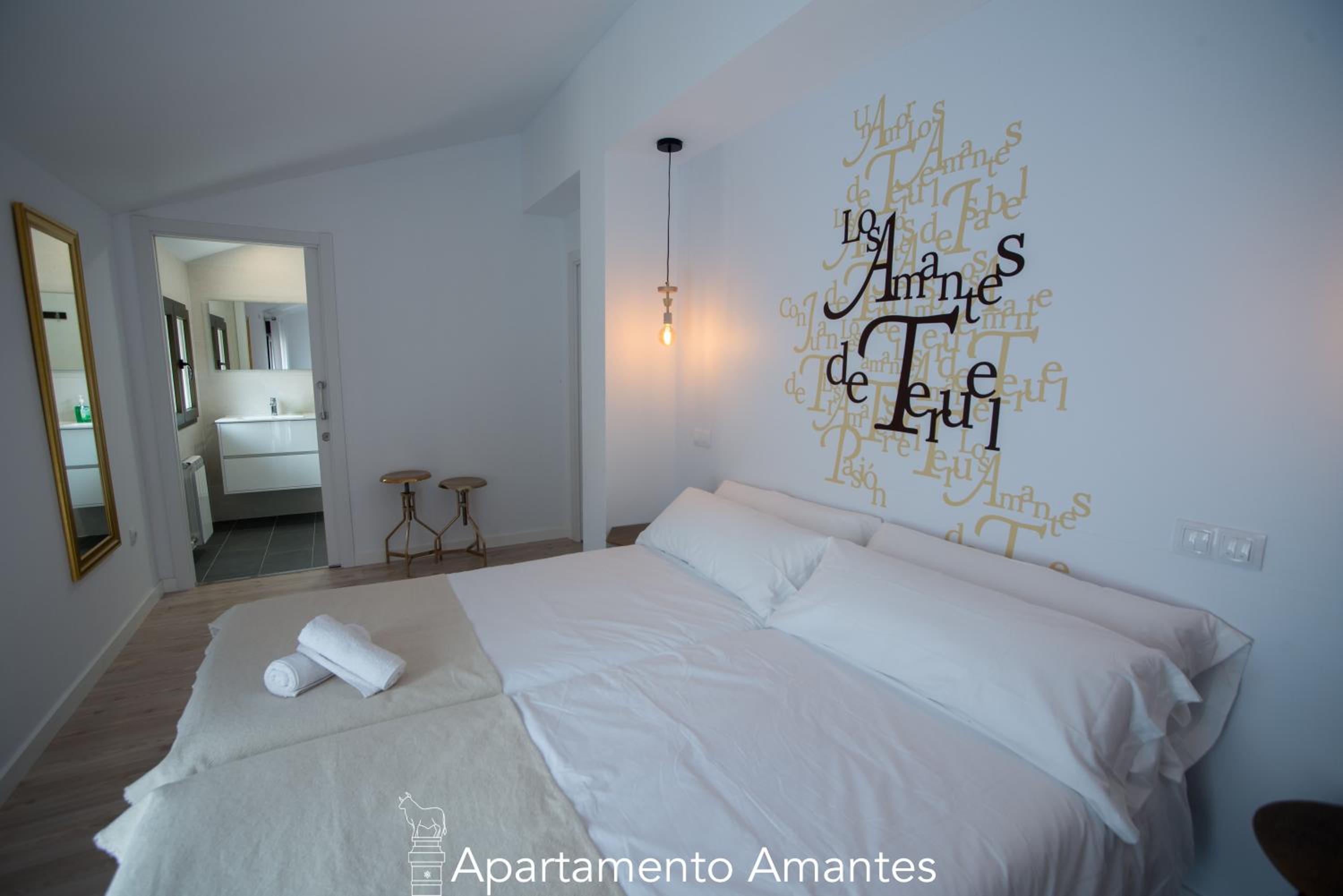 Apartment with Shower - Photo 18