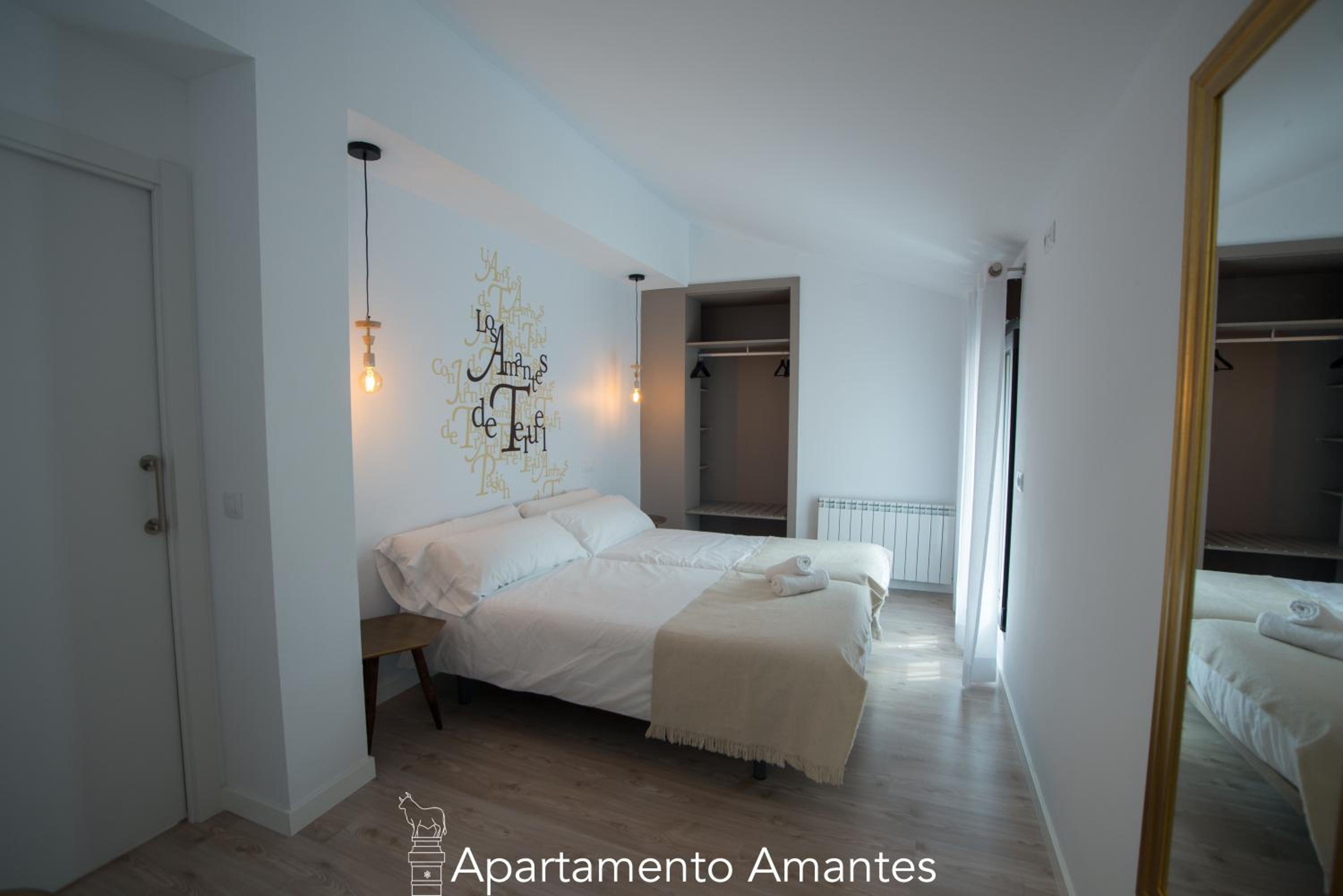 Apartment with Shower - Photo 13