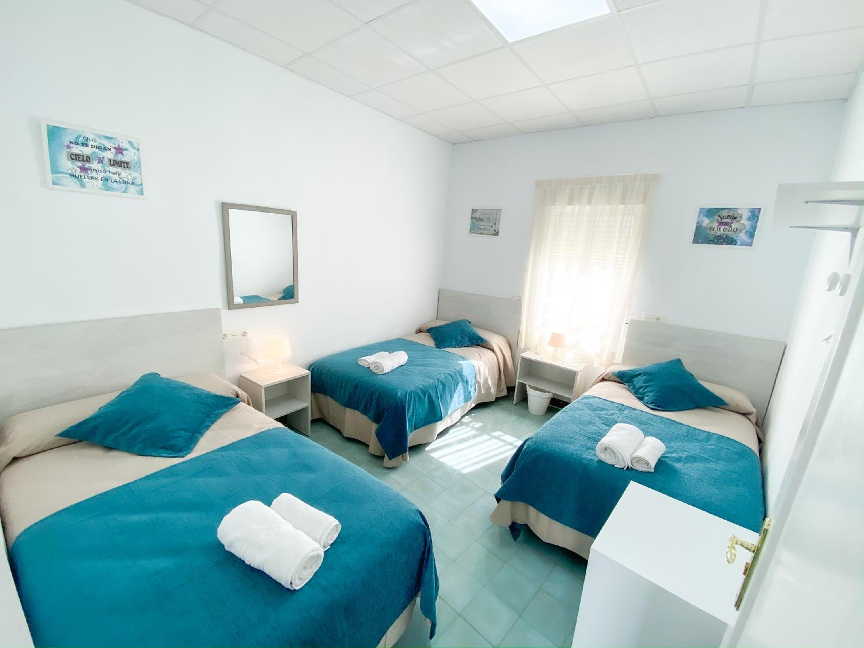 Basic Triple Room photo 3
