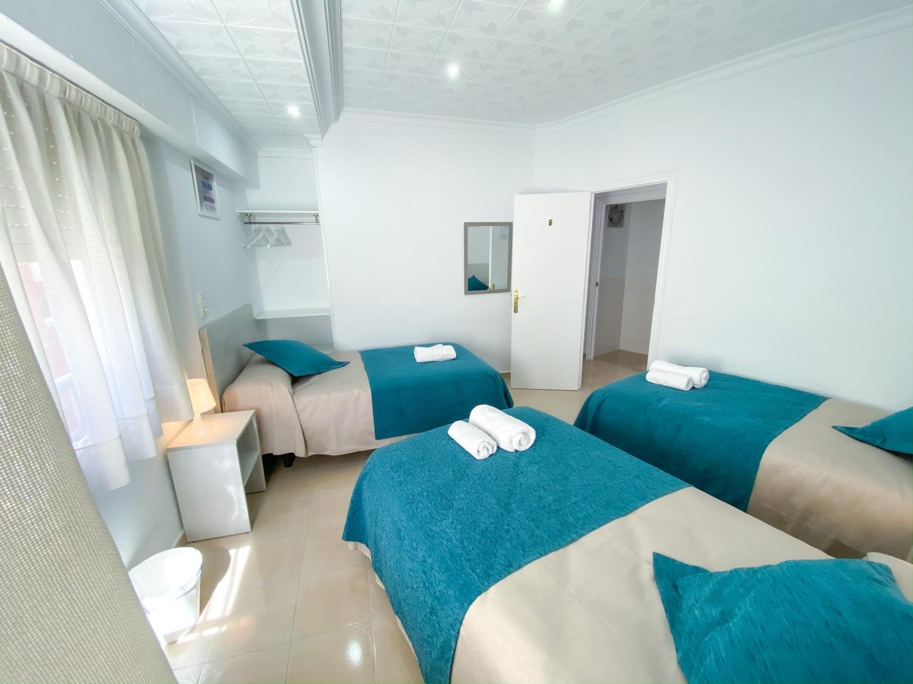 Basic Triple Room photo 3