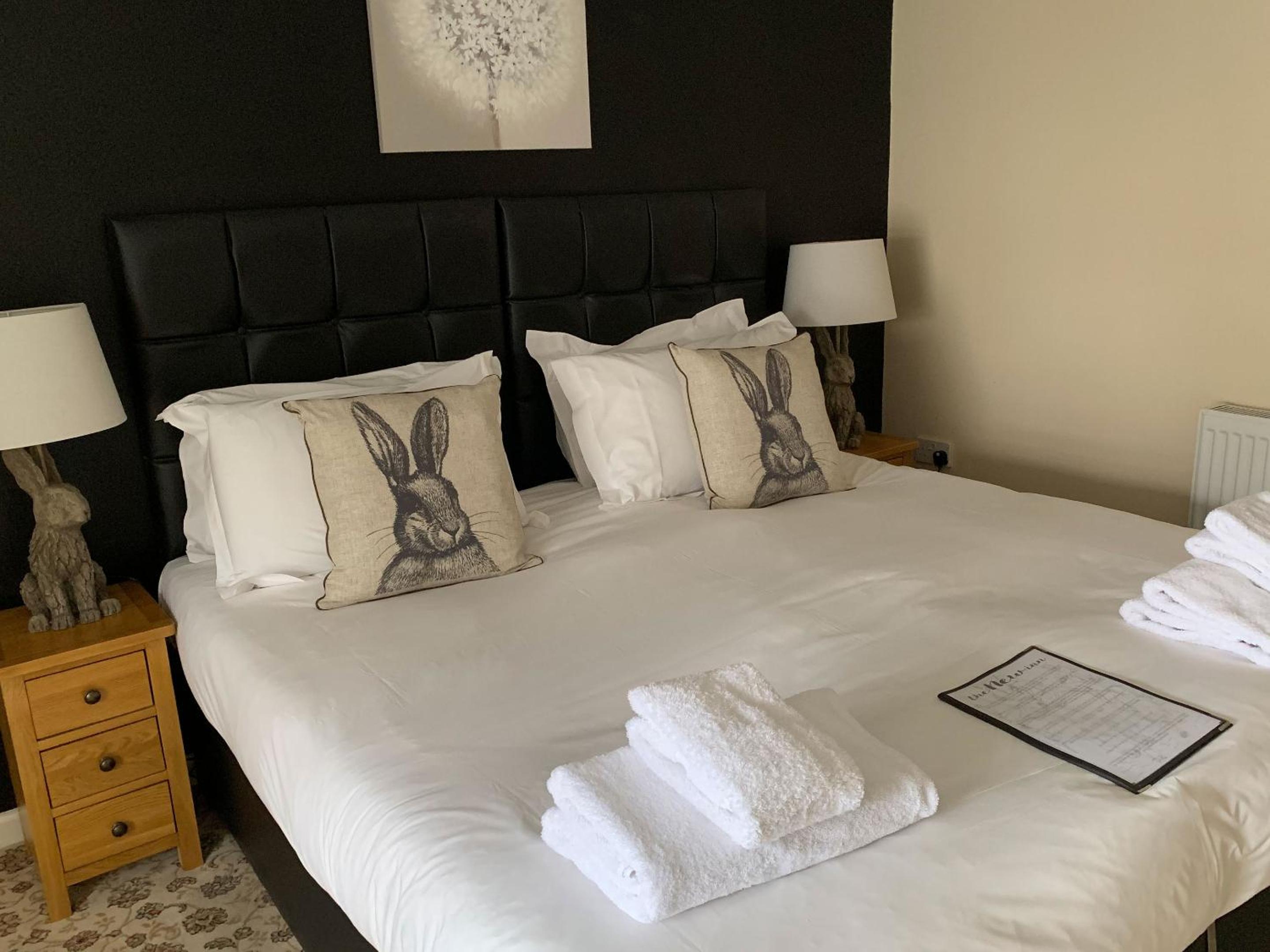Classic Double or Twin Room - Photo 10