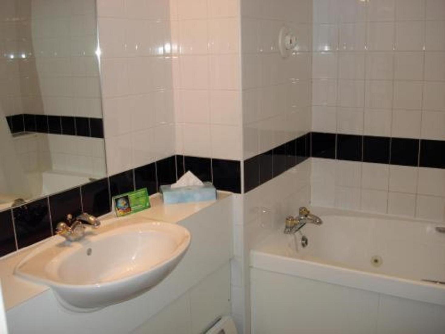 Double Cozy Room - Photo 3