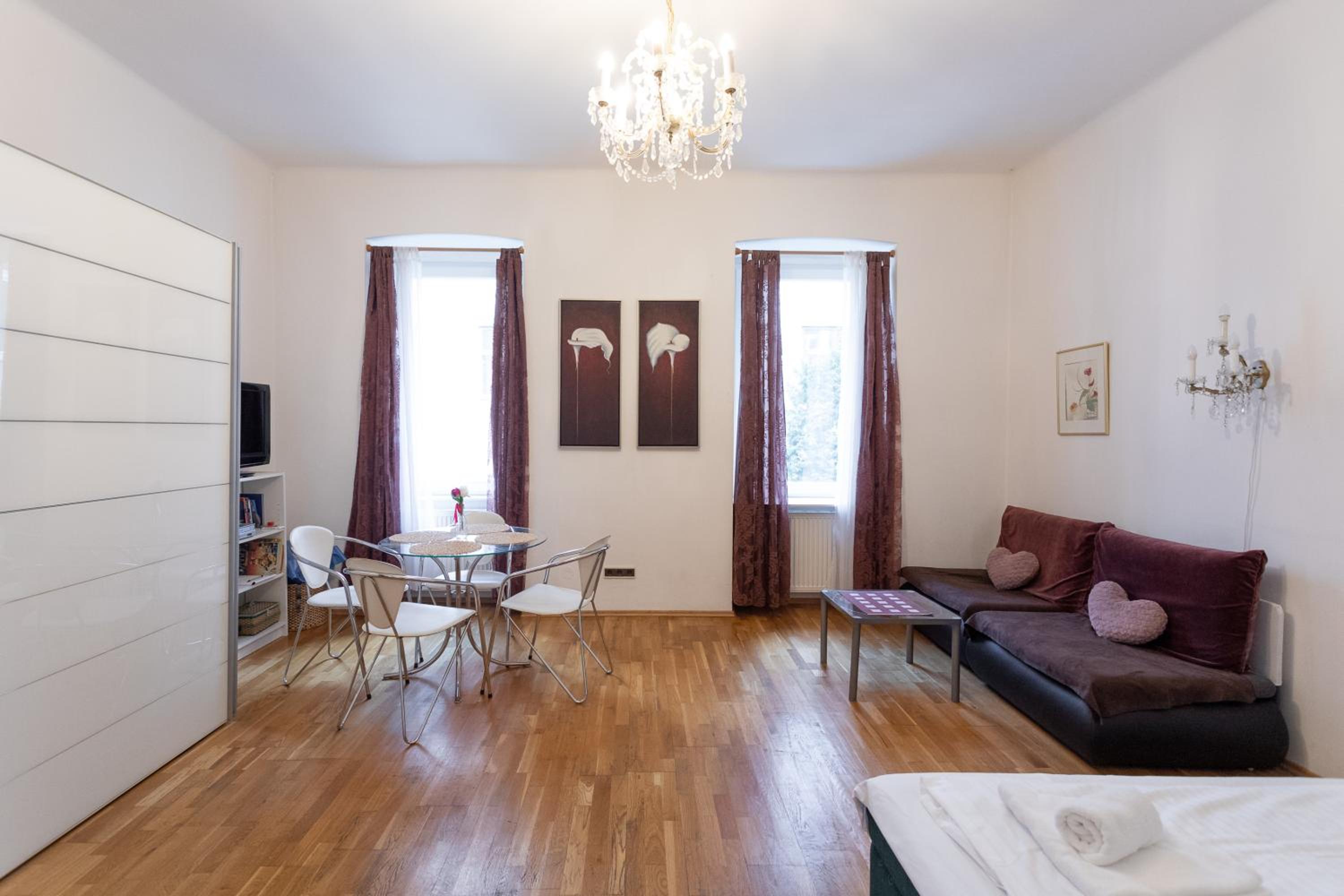 Studio Apartment