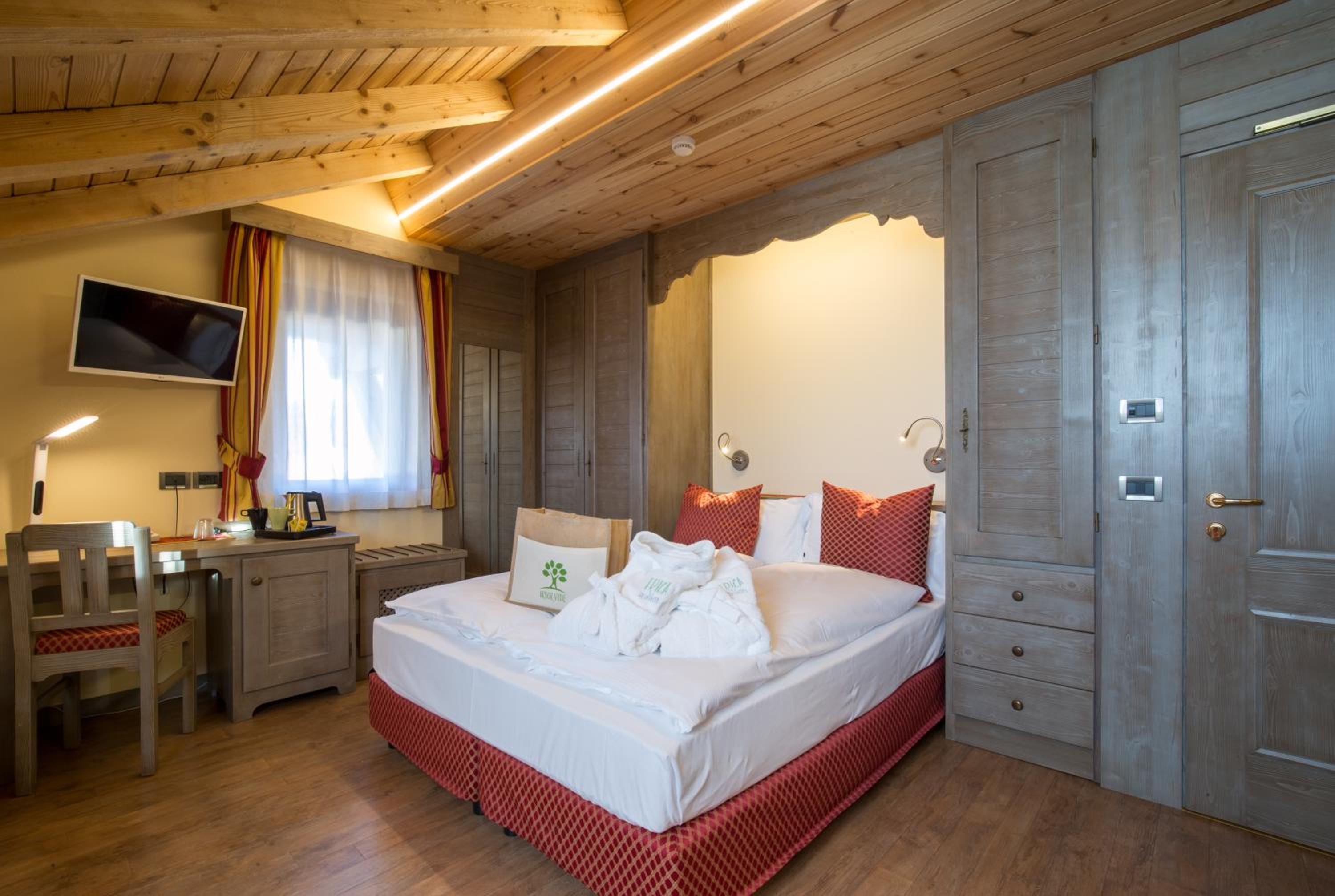 Deluxe Triple Room - Attic photo 2