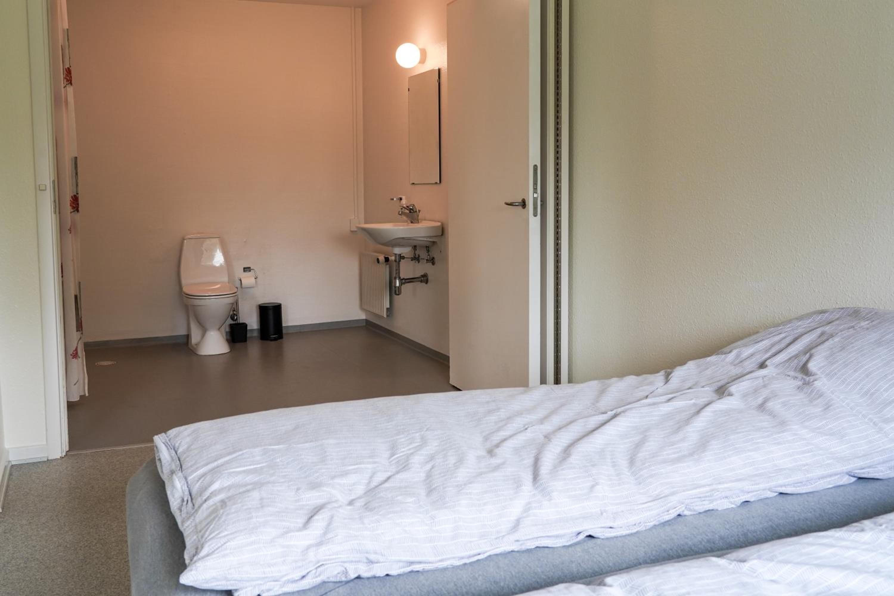 Apartment with Shower
