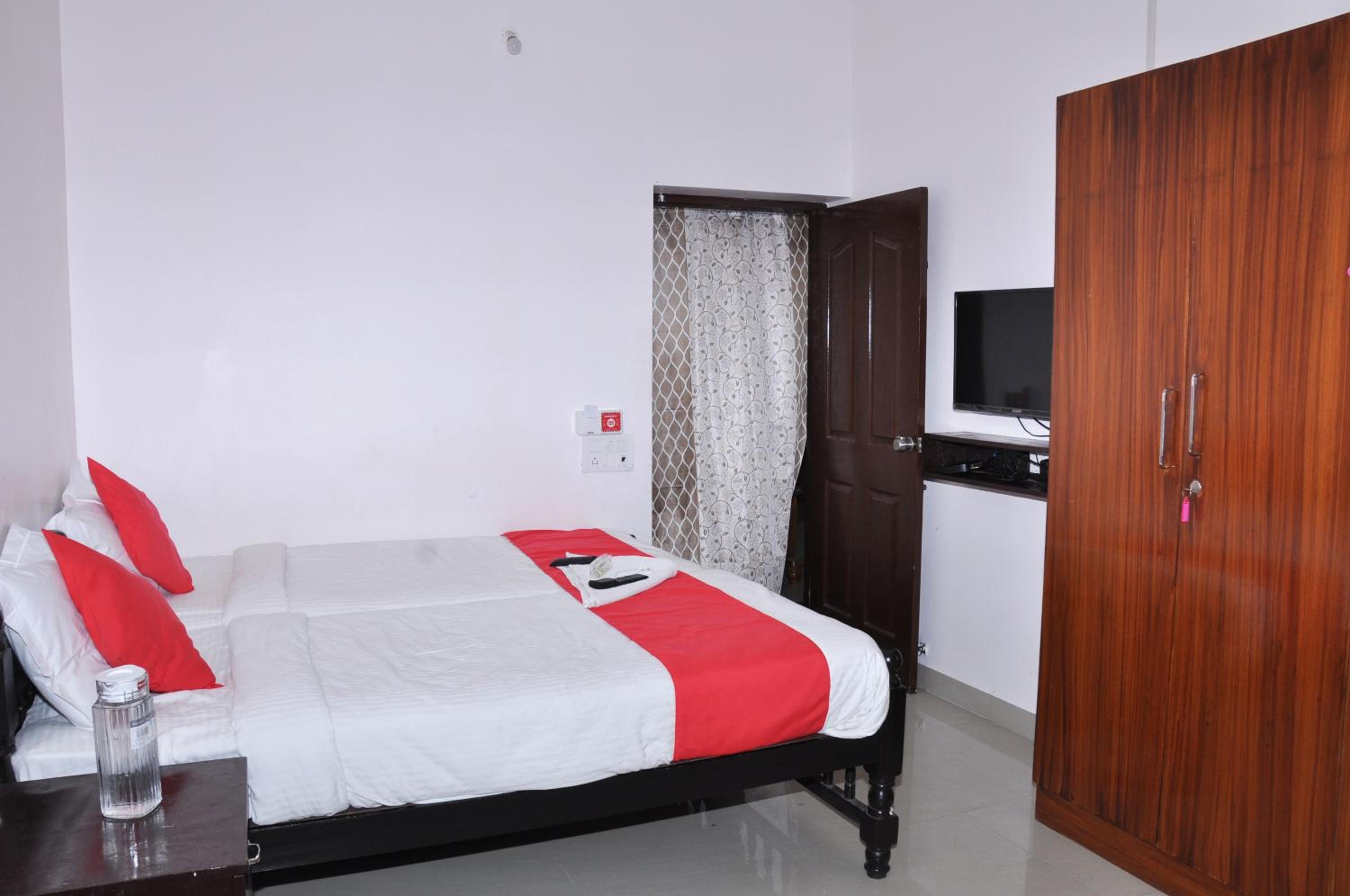 Deluxe Double Room - Photo 10