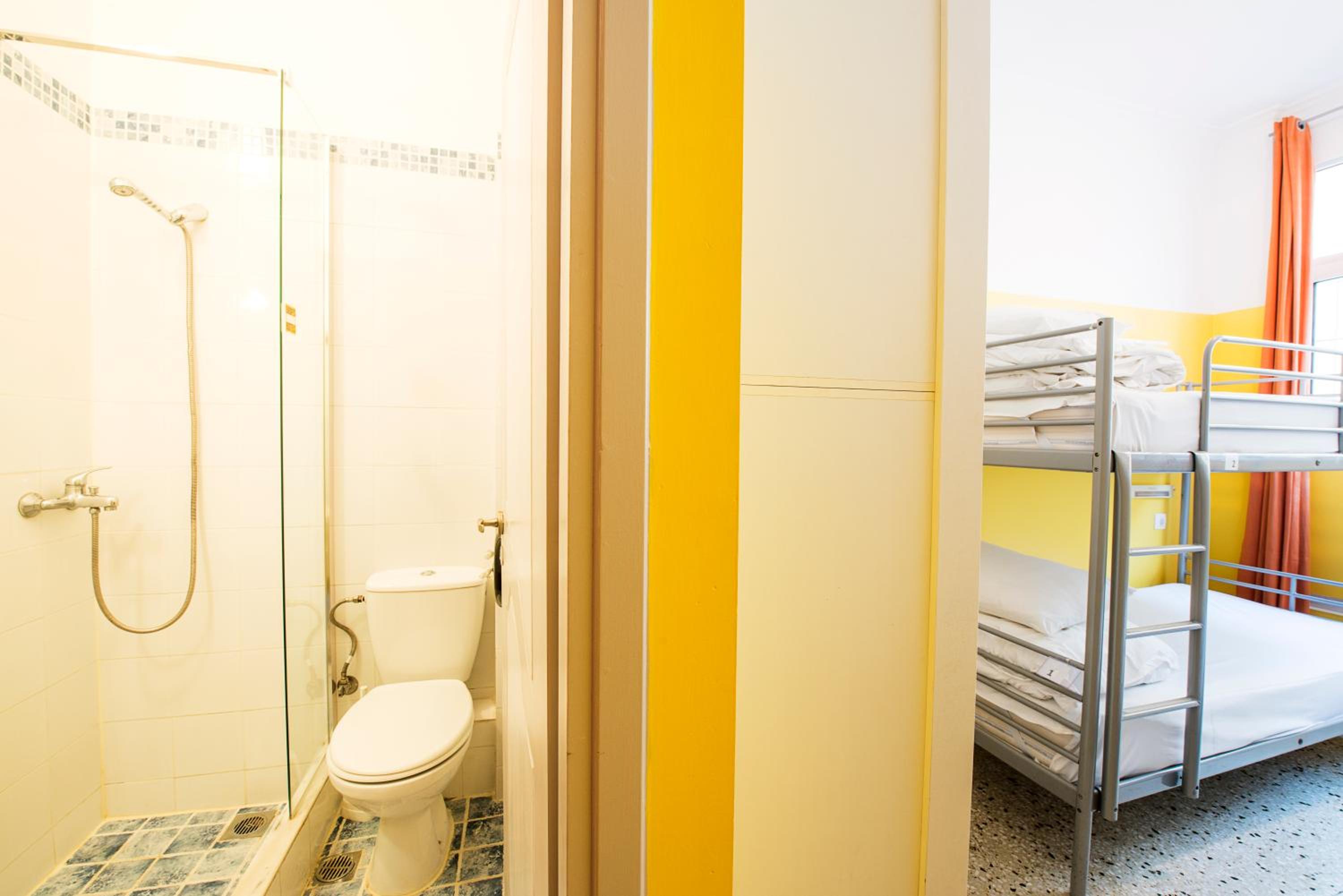 Quadruple Room Ensuite photo 3