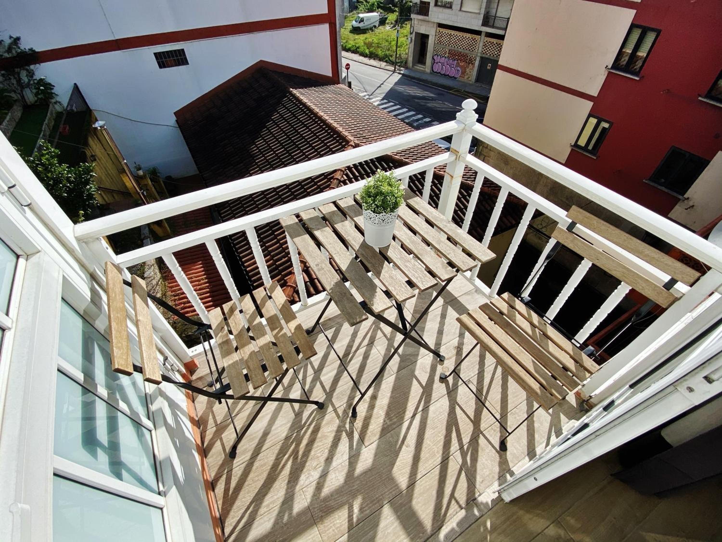 Double Room with Balcony - Photo 4