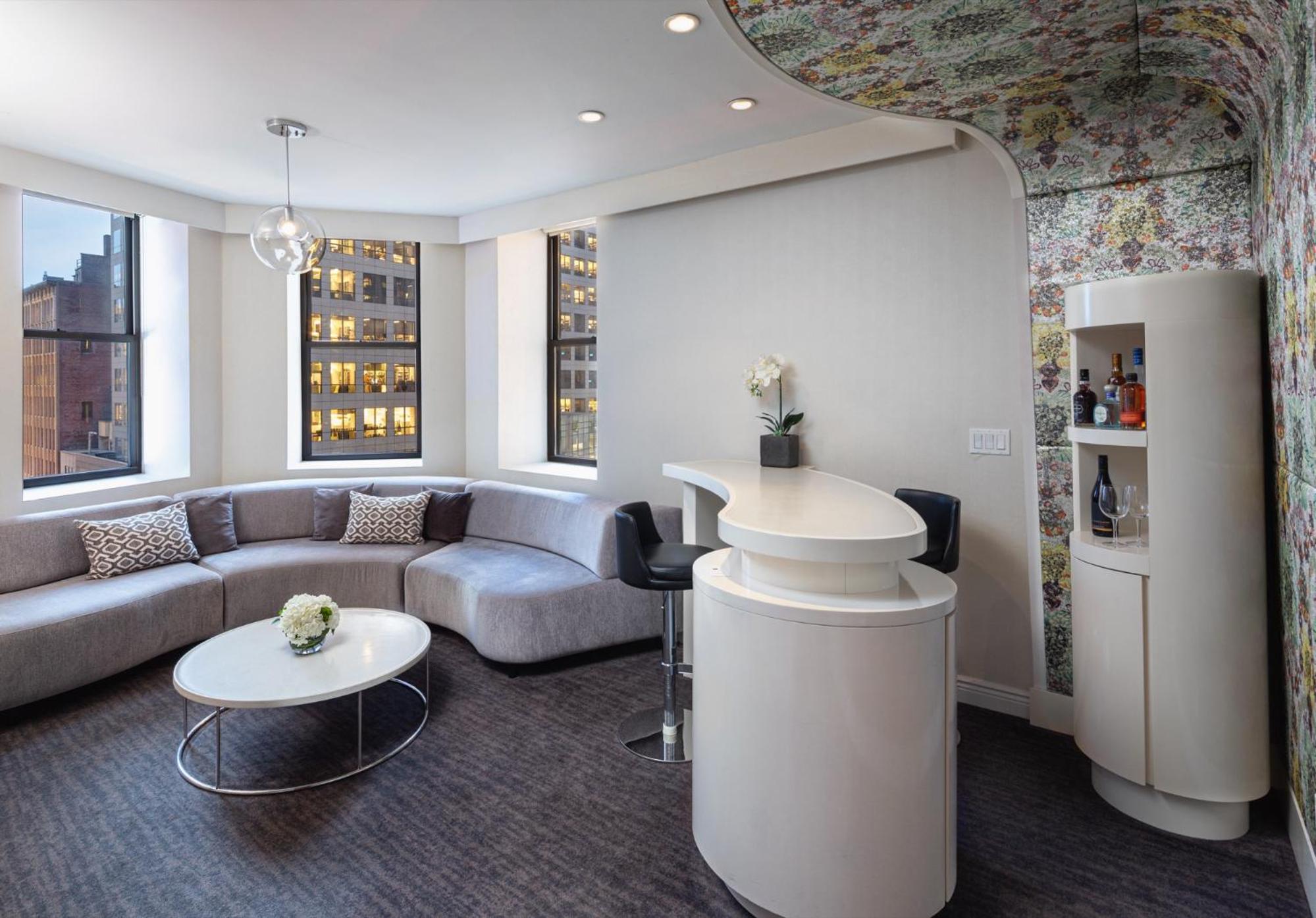 One-Bedroom King Platinum King Suite - High Floor