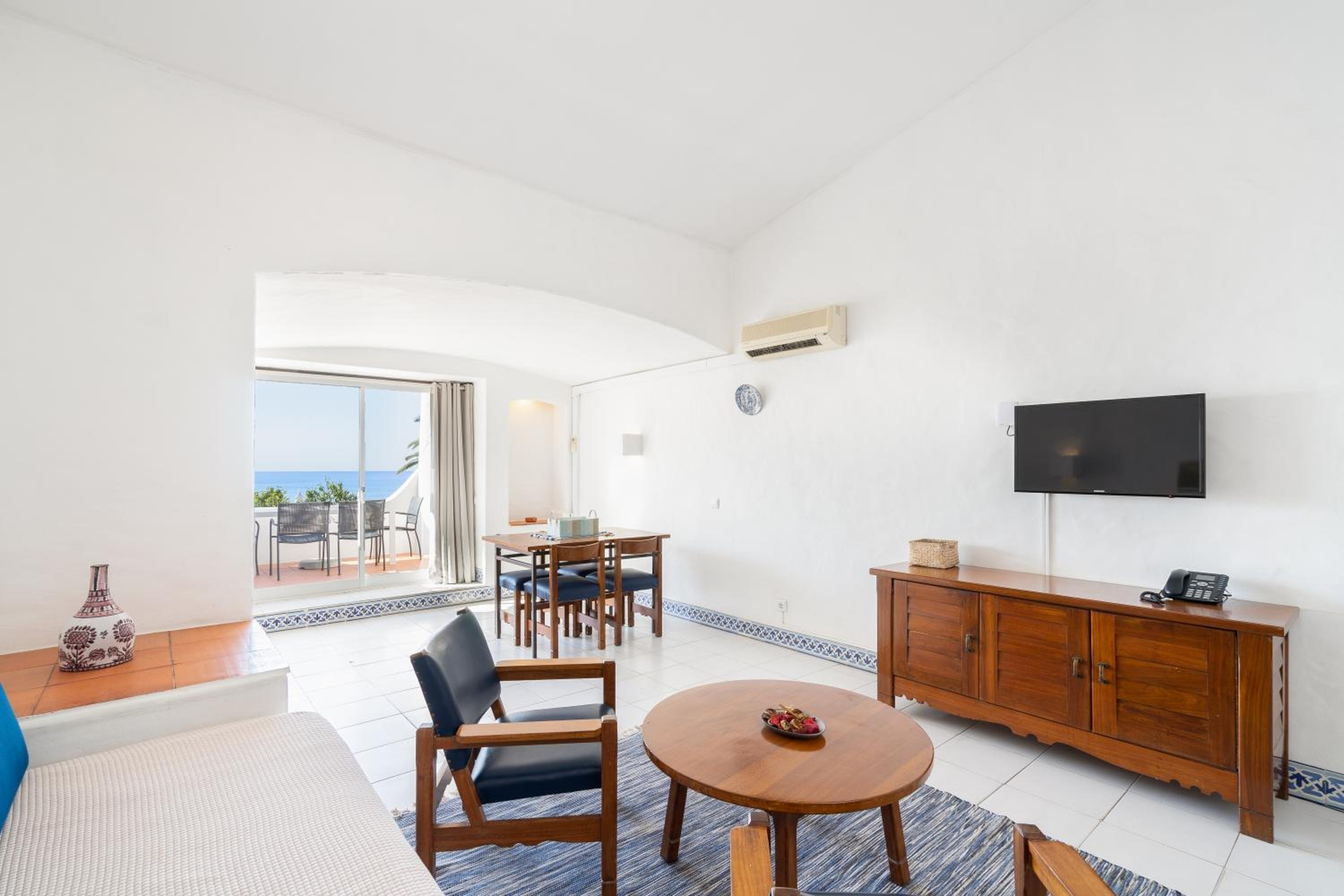 One-Bedroom Apartment with Sea View