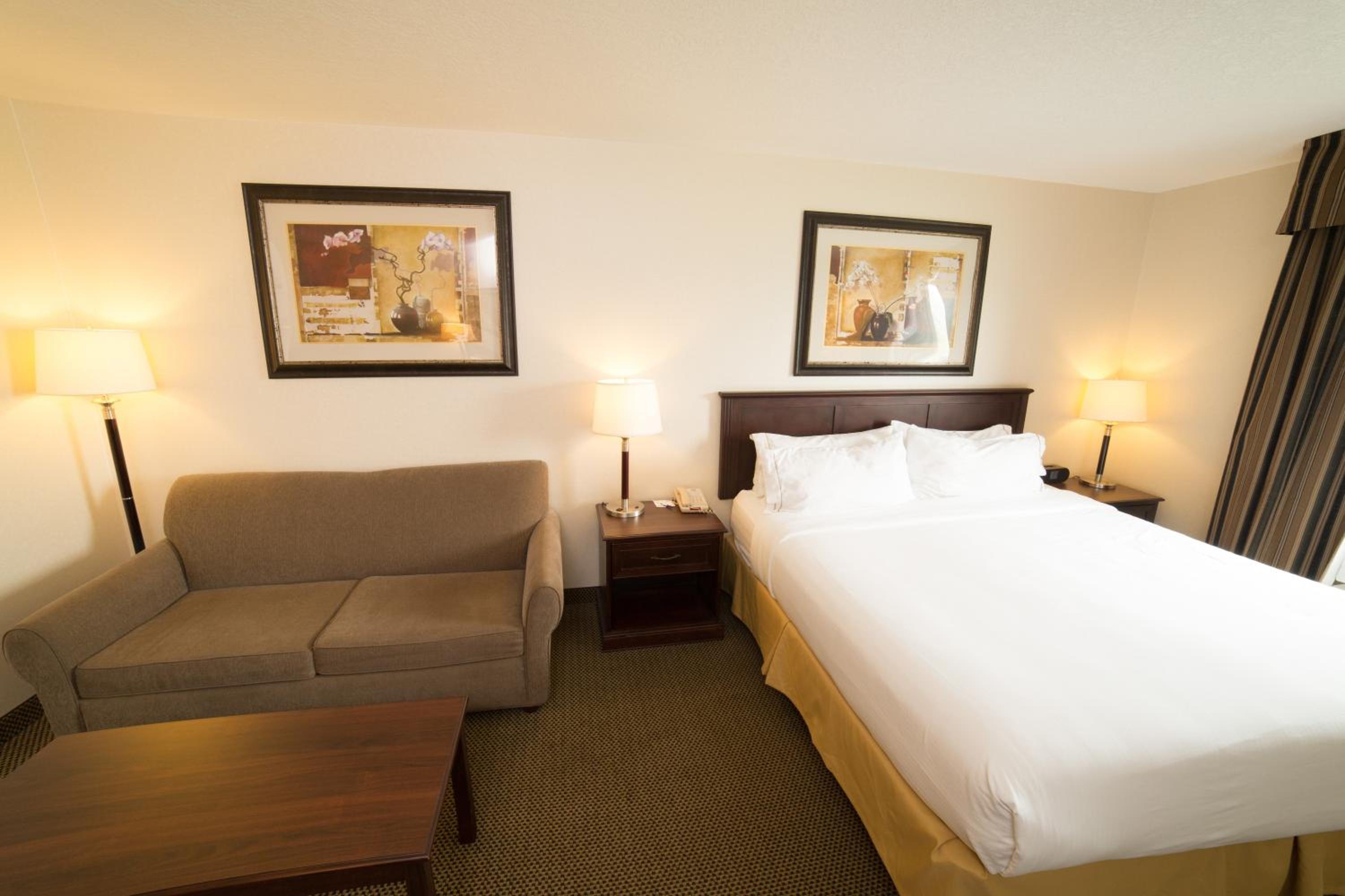 Standard King Room - Photo 1