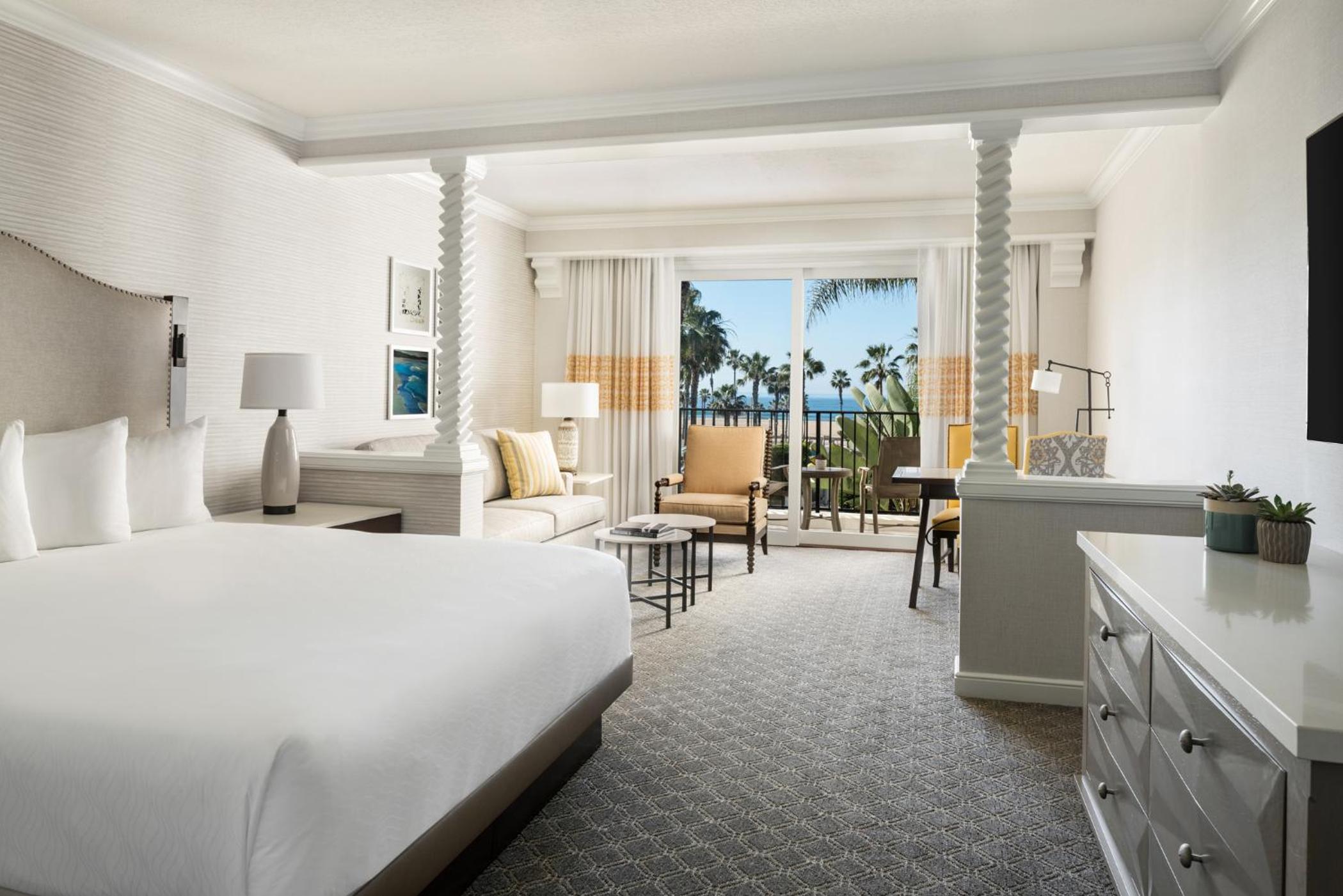 1 King Bed Oversize Ocean View