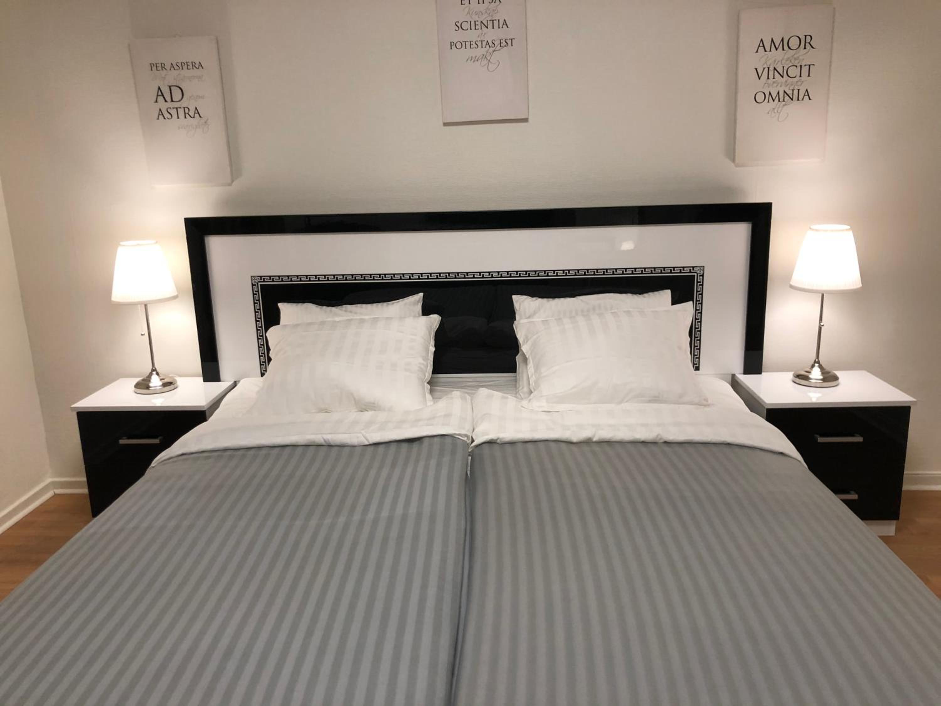 Double or Twin Room - Photo 9