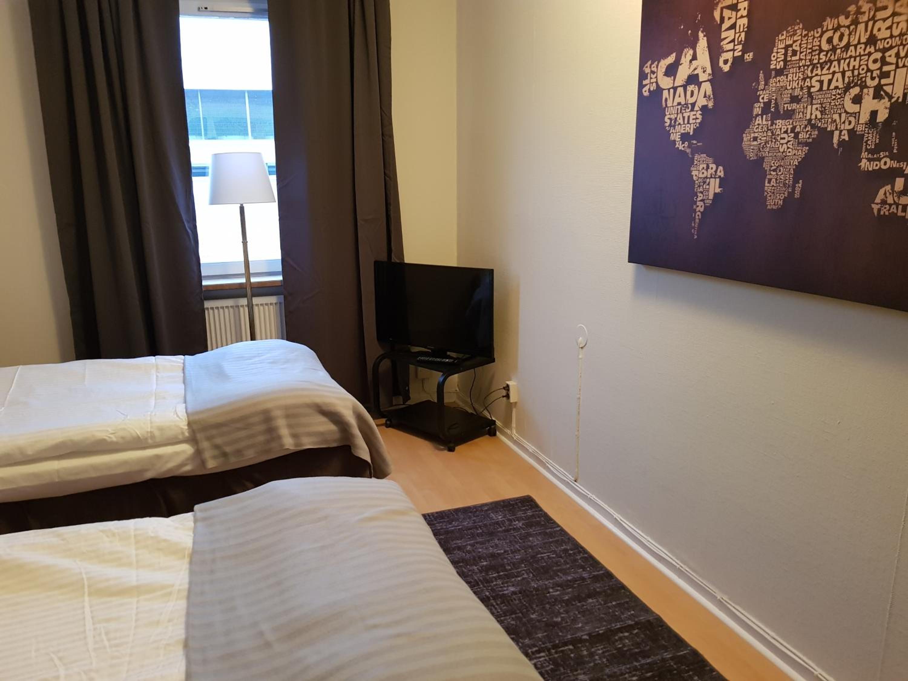 Double or Twin Room - Photo 3