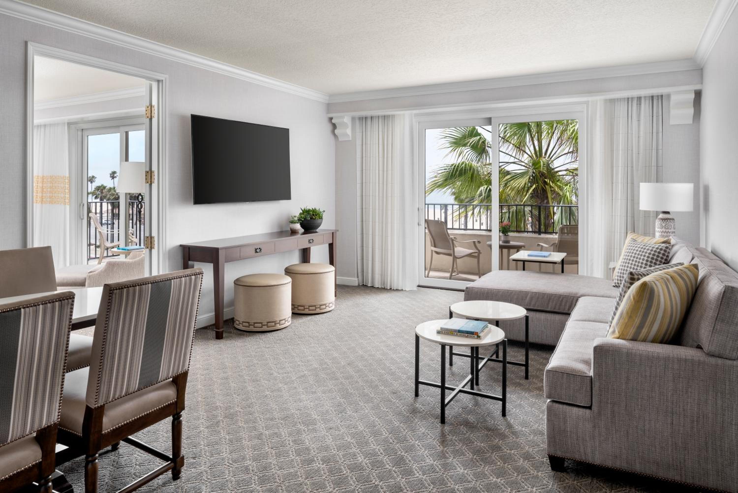 Sunset Suite - Photo 6