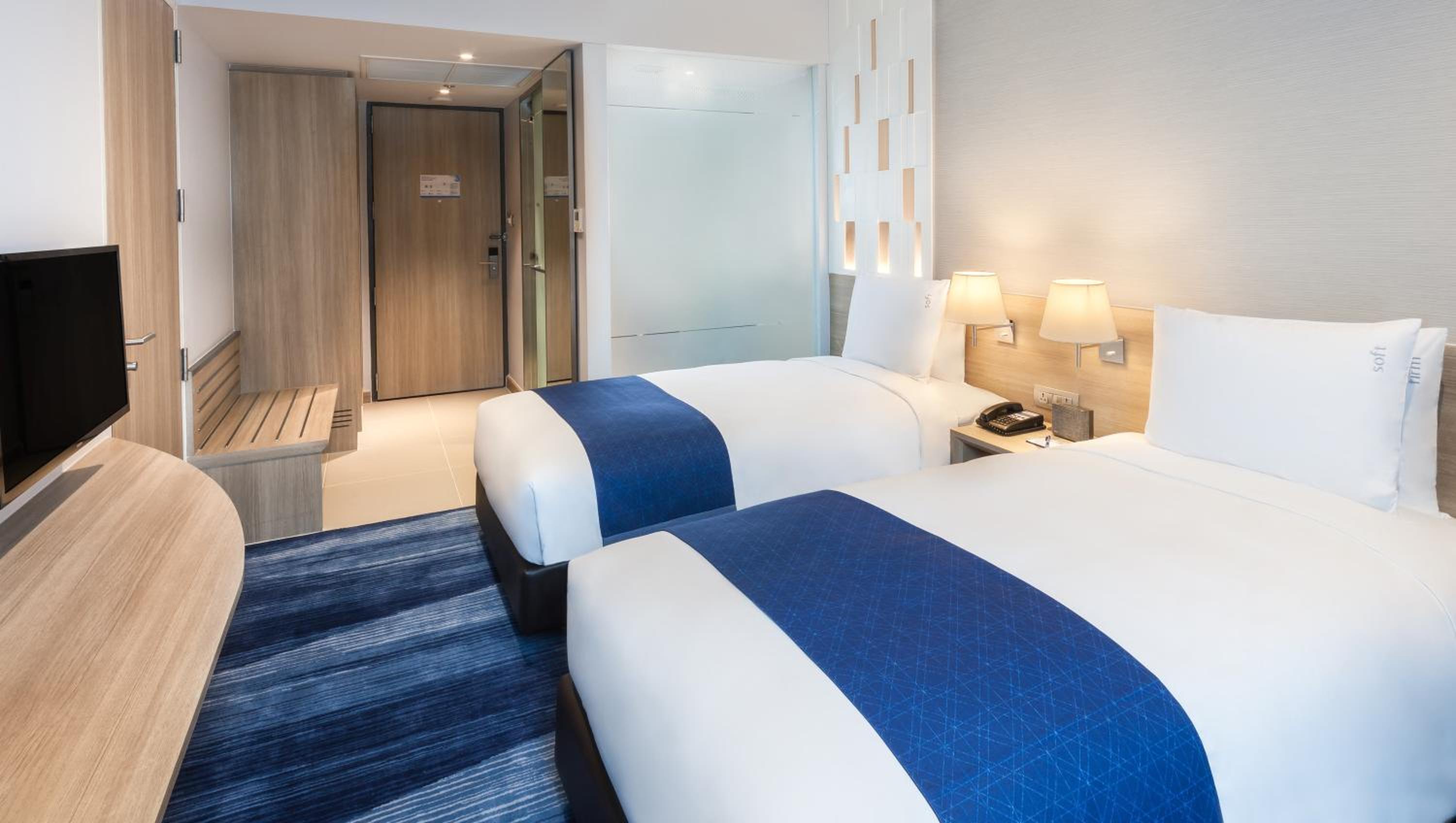 Standard Twin Room with Free Breakfast photo 3