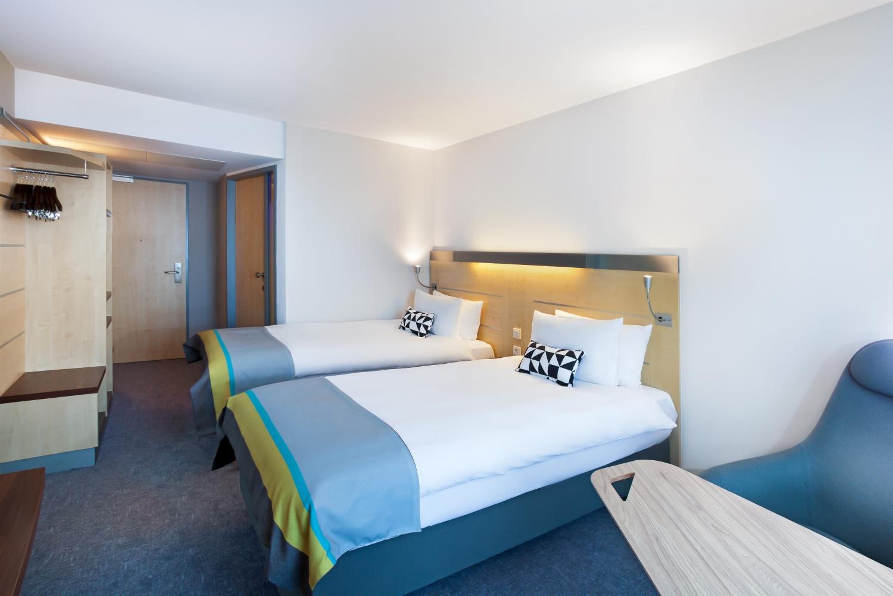 Standard Room with Two Single Beds - Photo 5