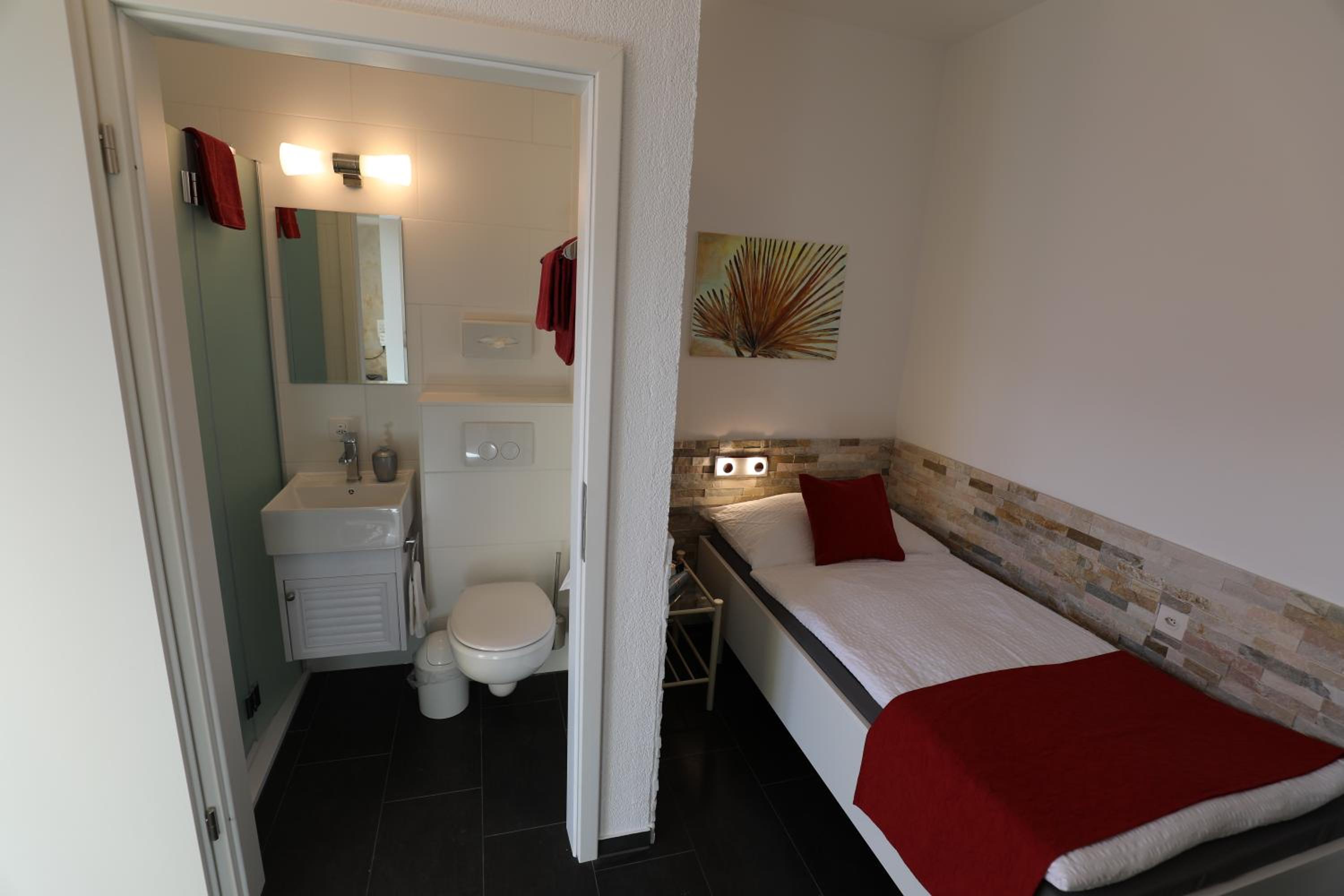 Single Room with Lake View photo 2