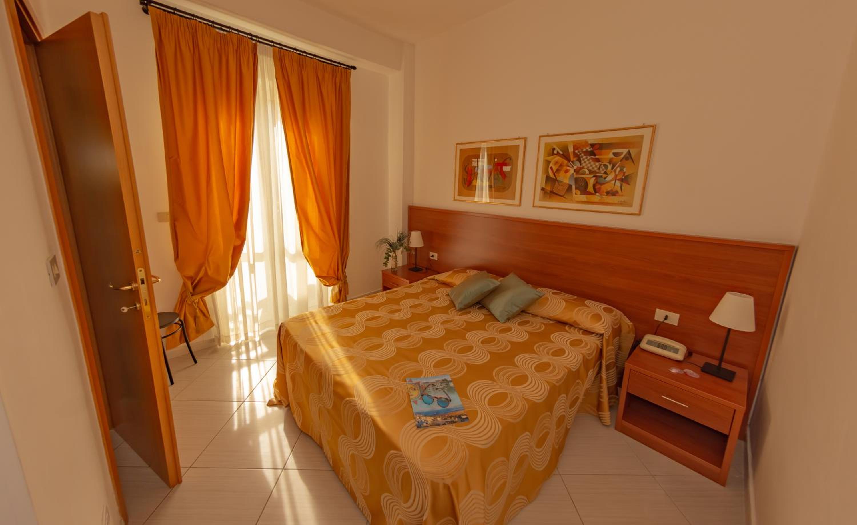 Double Room - Photo 2