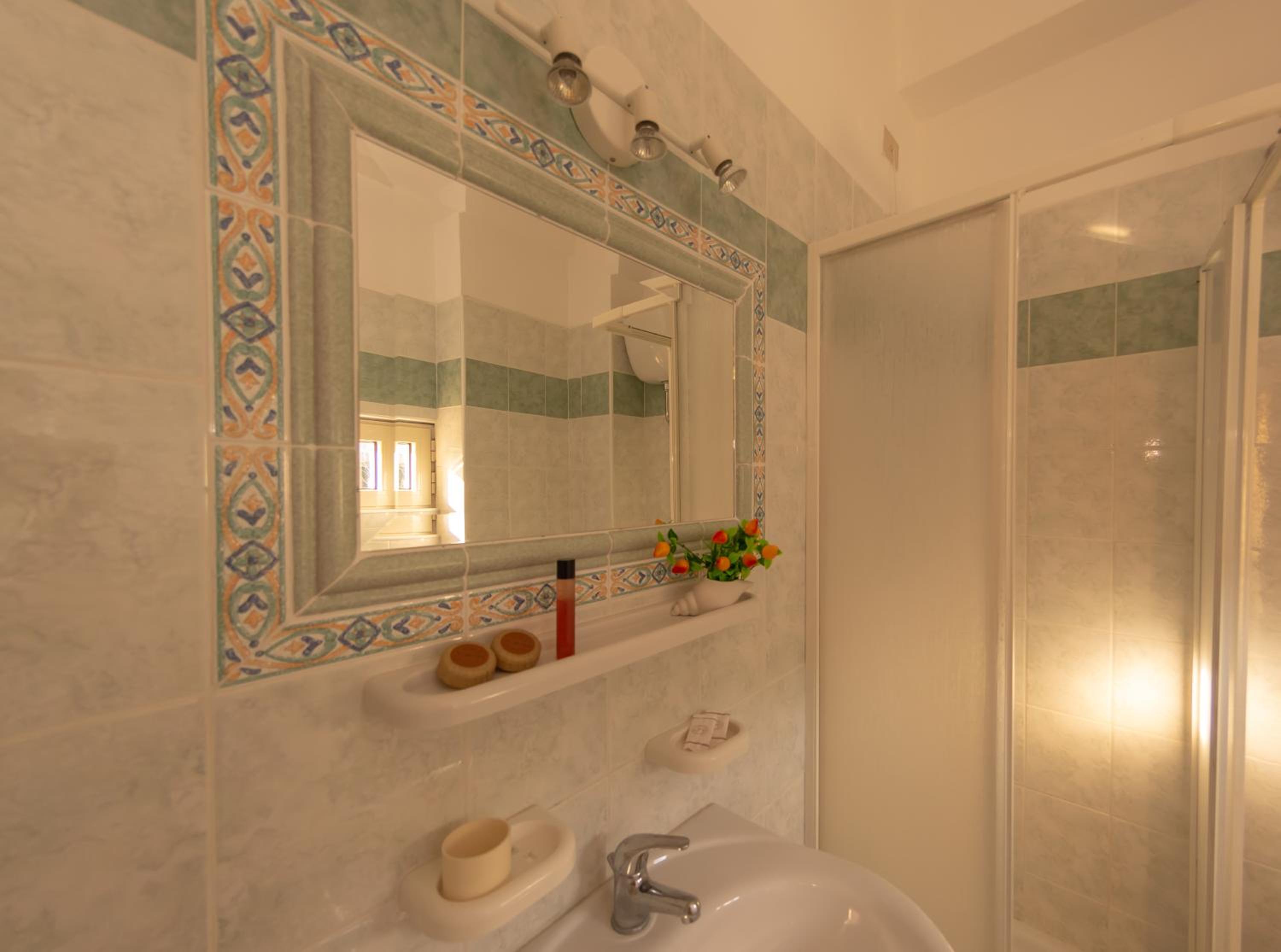 Double Room - Photo 5