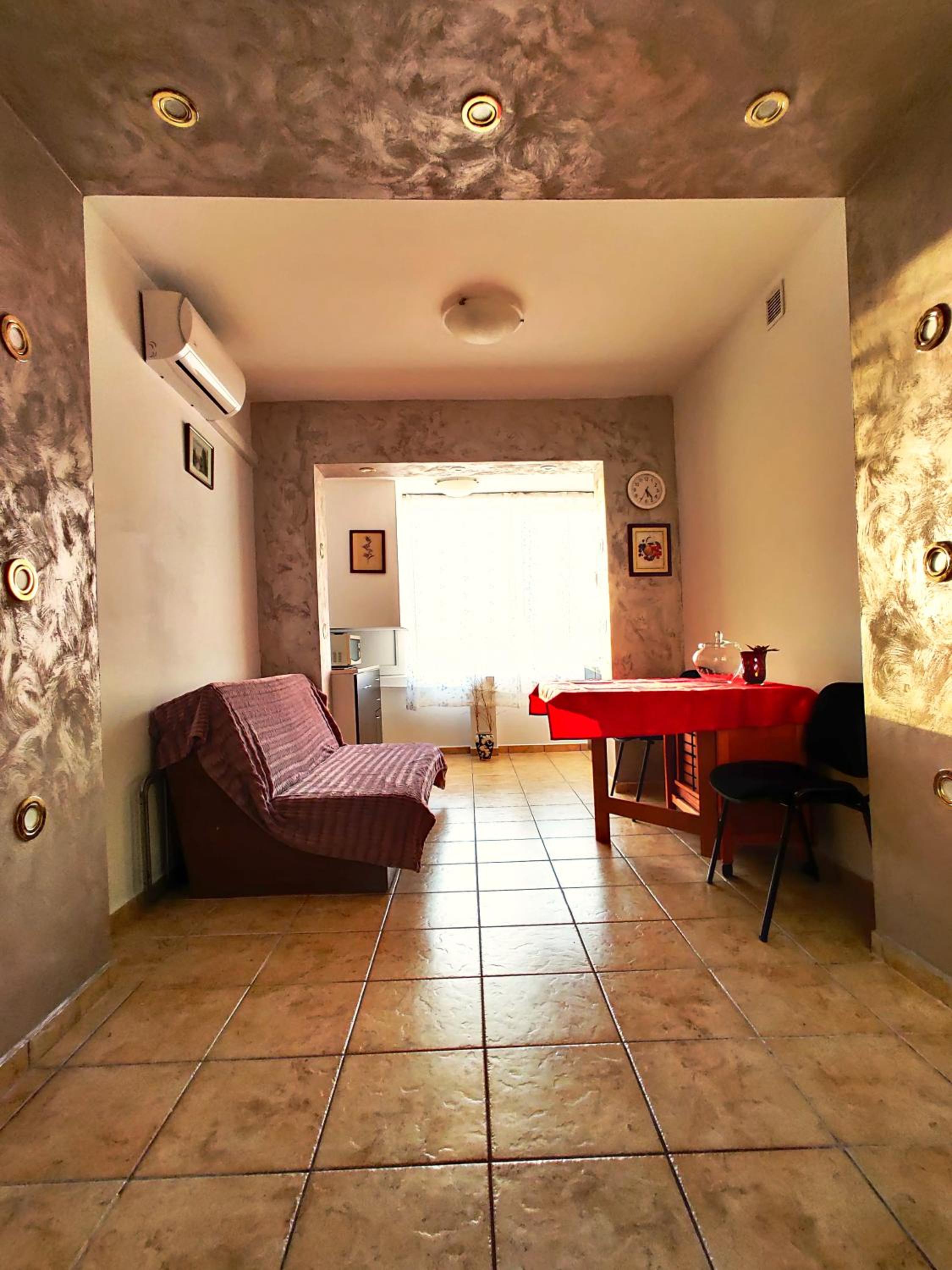 Two-Bedroom Apartment - Photo 19