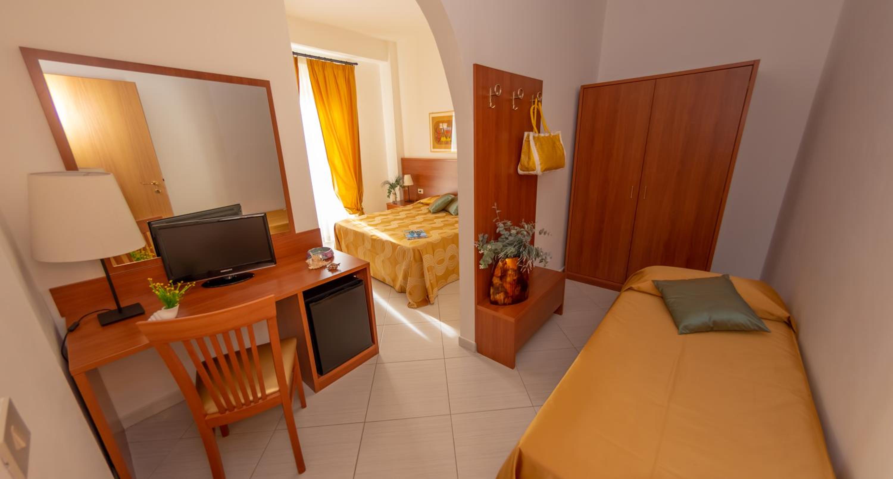 Triple Room - Photo 1