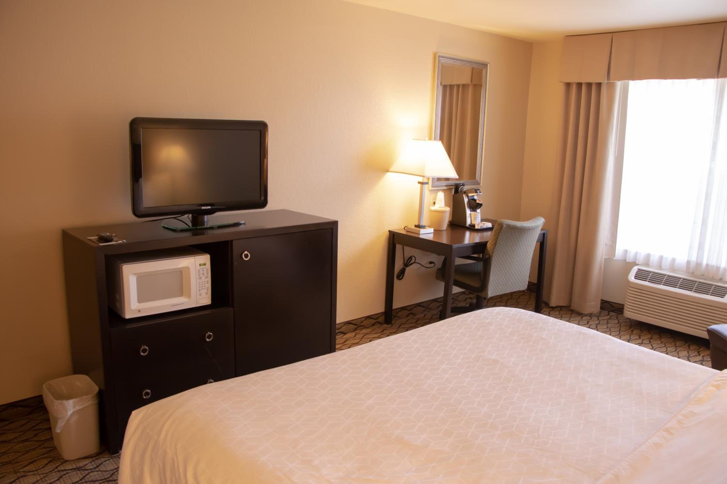 Standard King Room - Photo 1