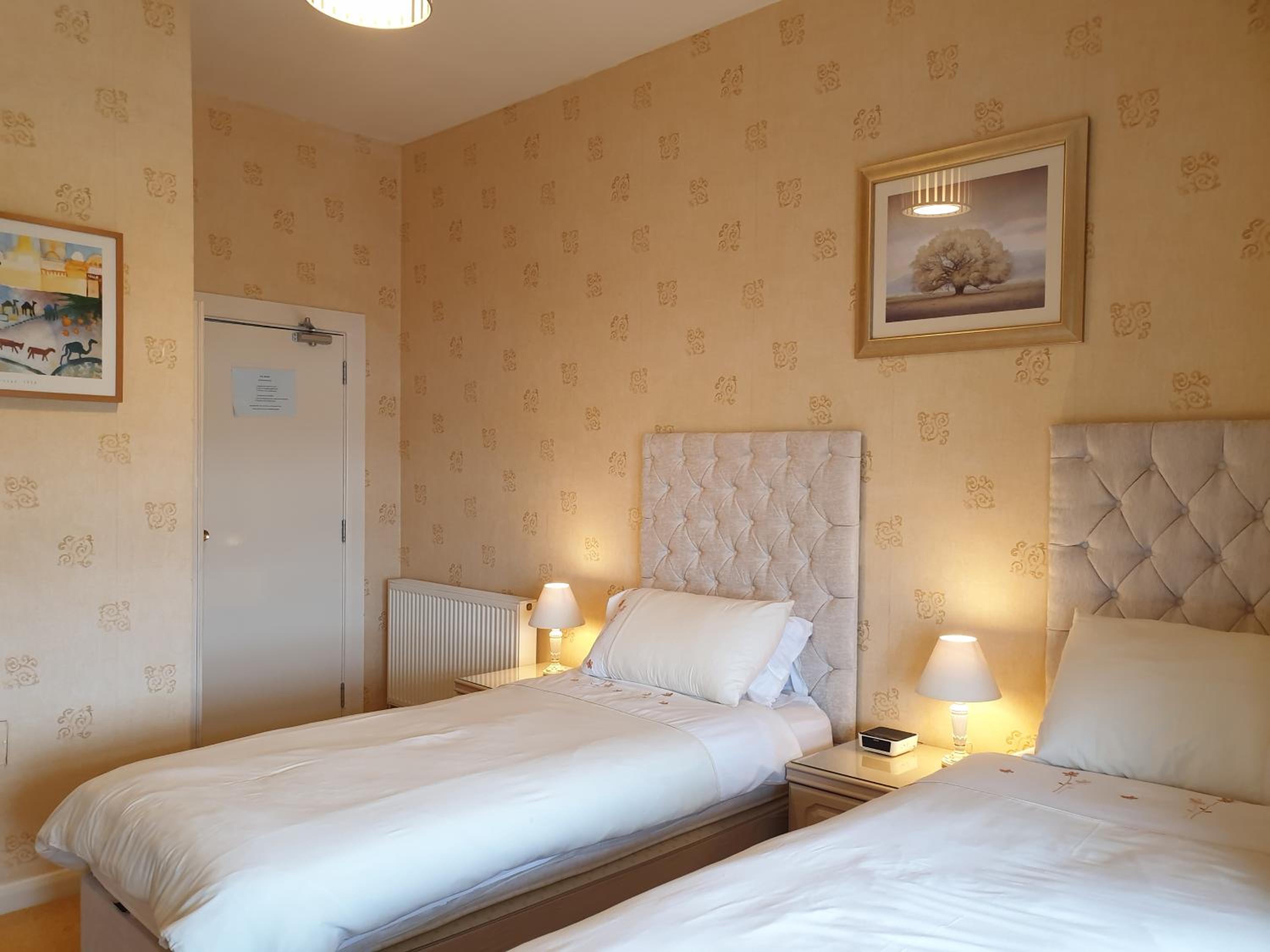 Deluxe Double or Twin Room with Sea View photo 2