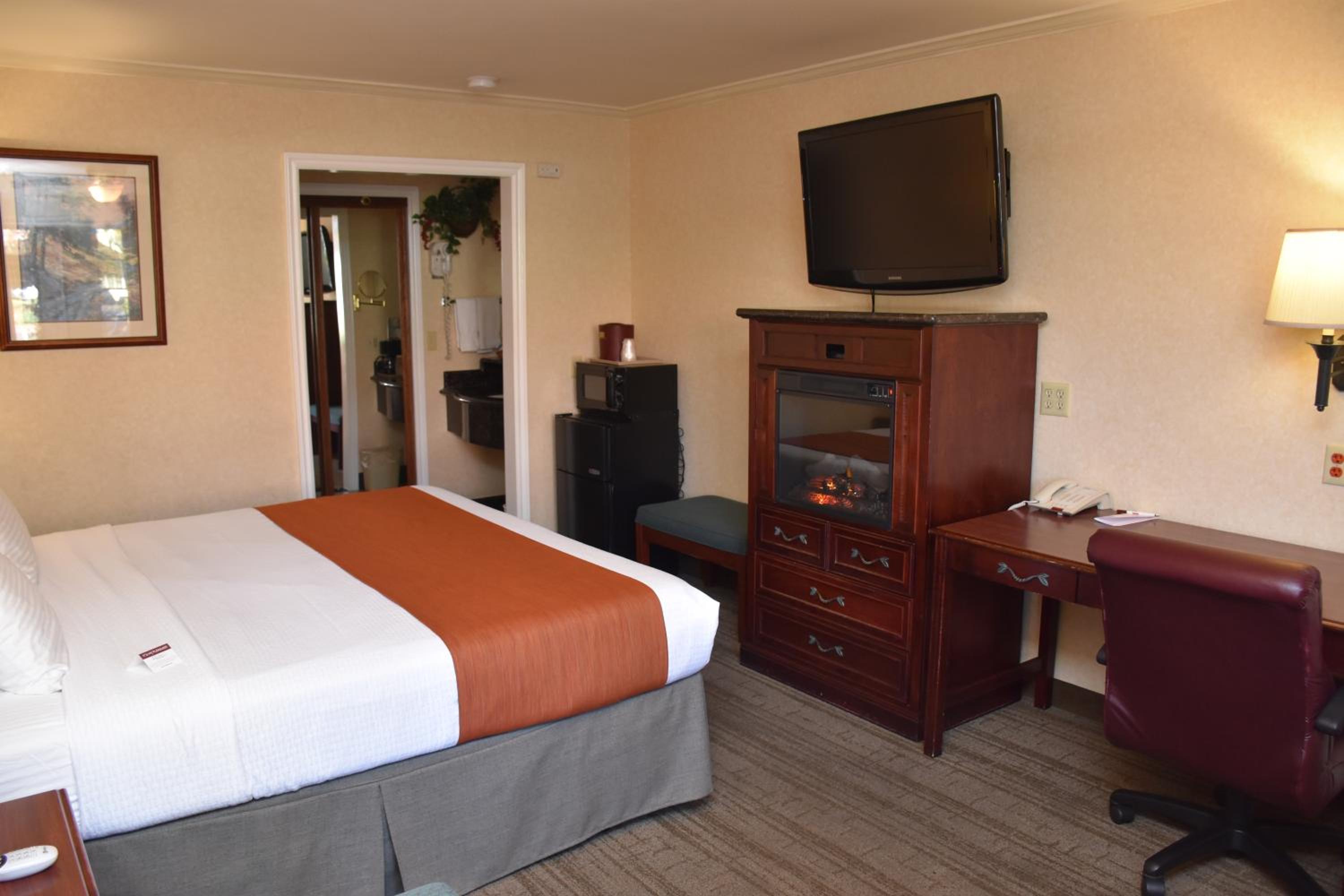 Deluxe King Room - Photo 5