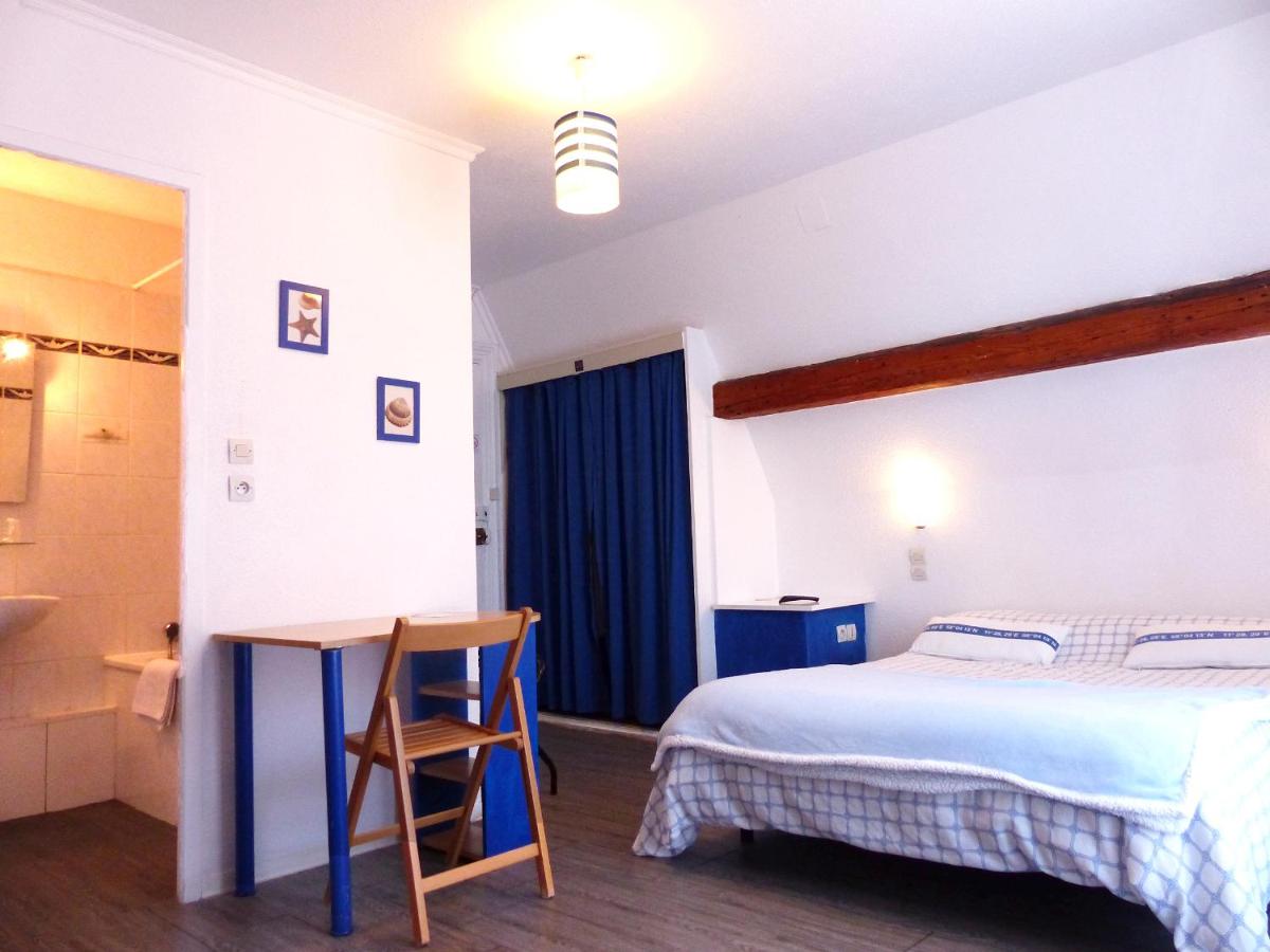 Quadruple Room with Sea View - Photo 2