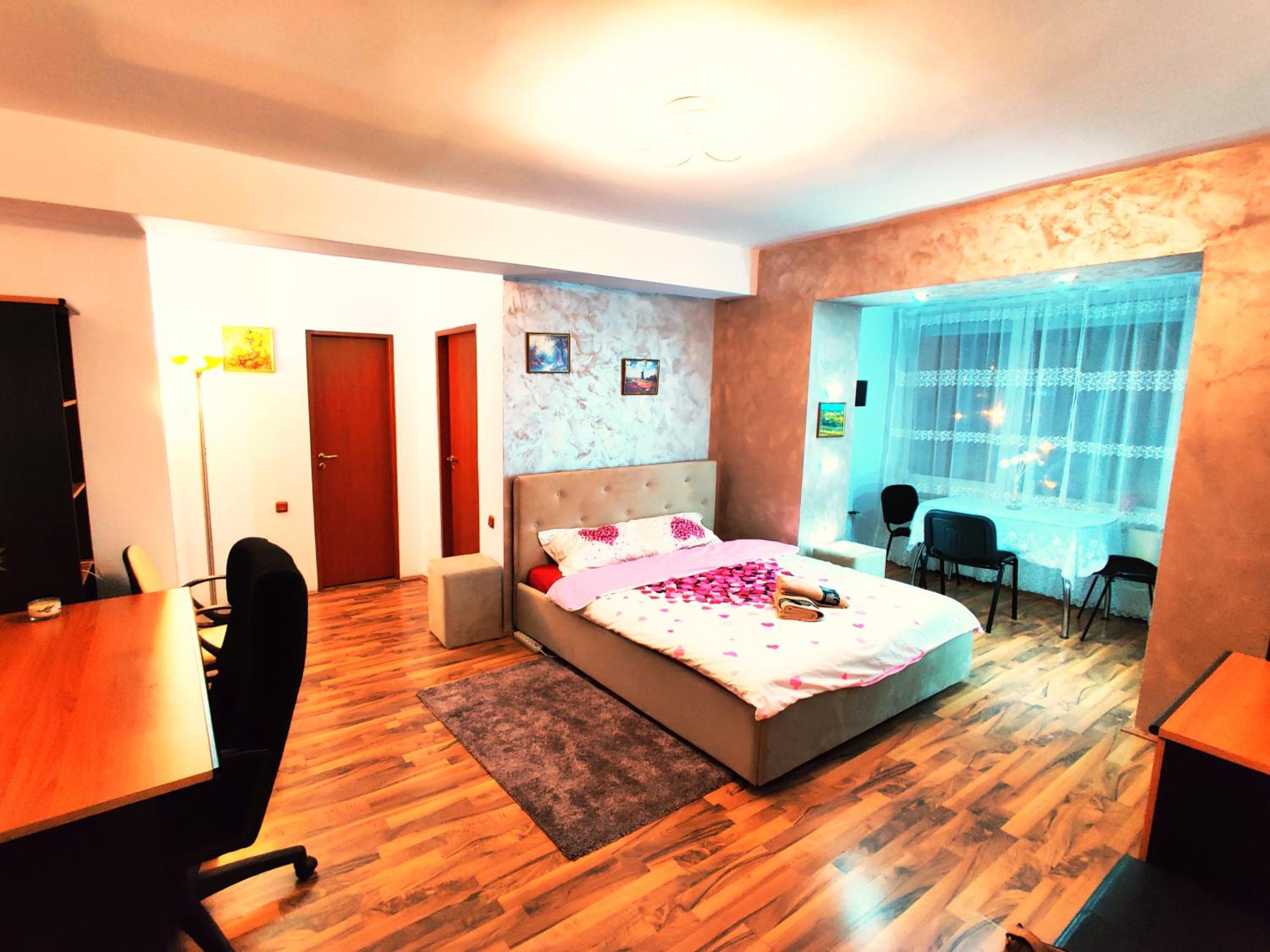 Two-Bedroom Apartment - Photo 31