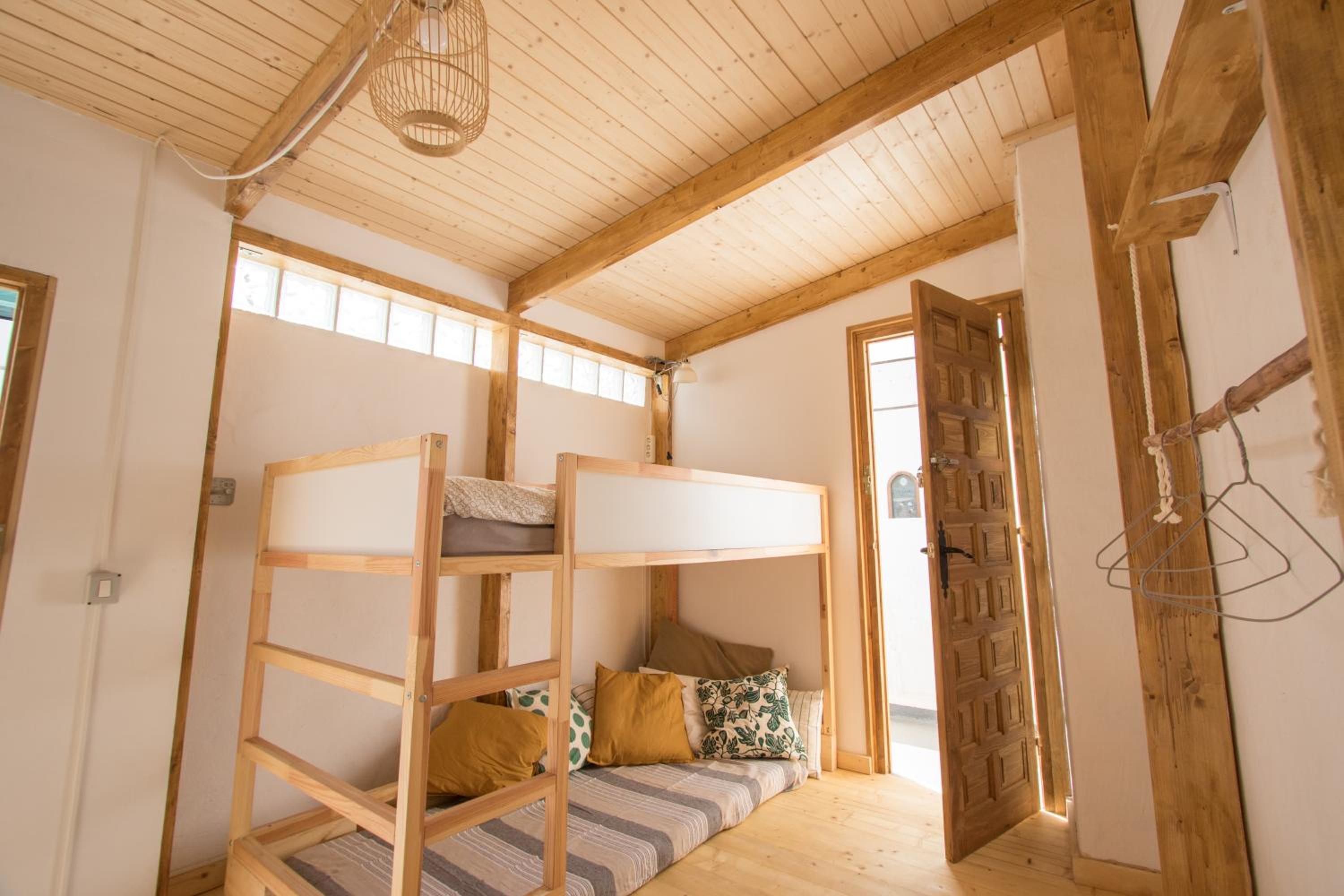 Standard Twin Room with Mountain View photo 2