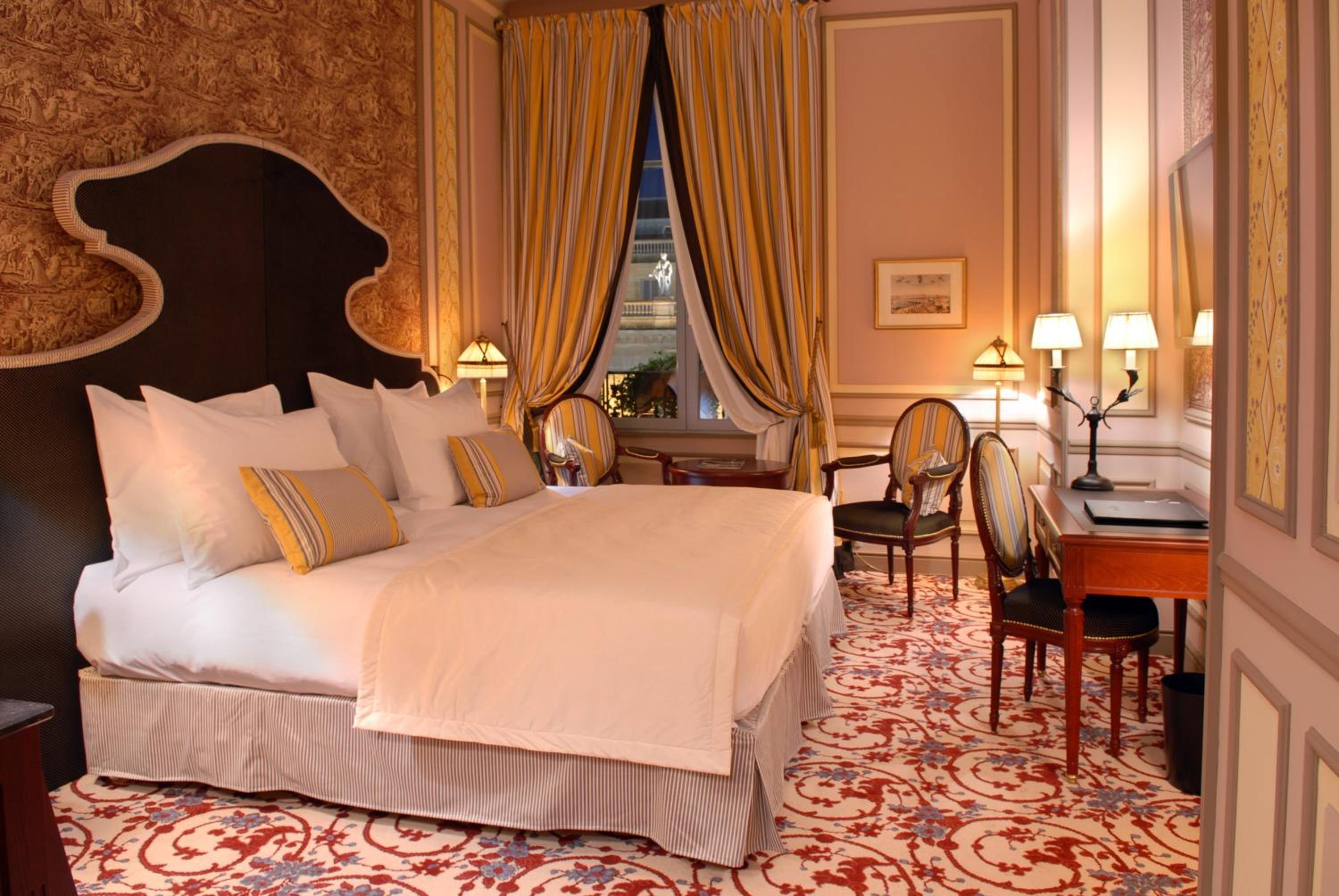 Premium King Room with Opera View - Photo 2
