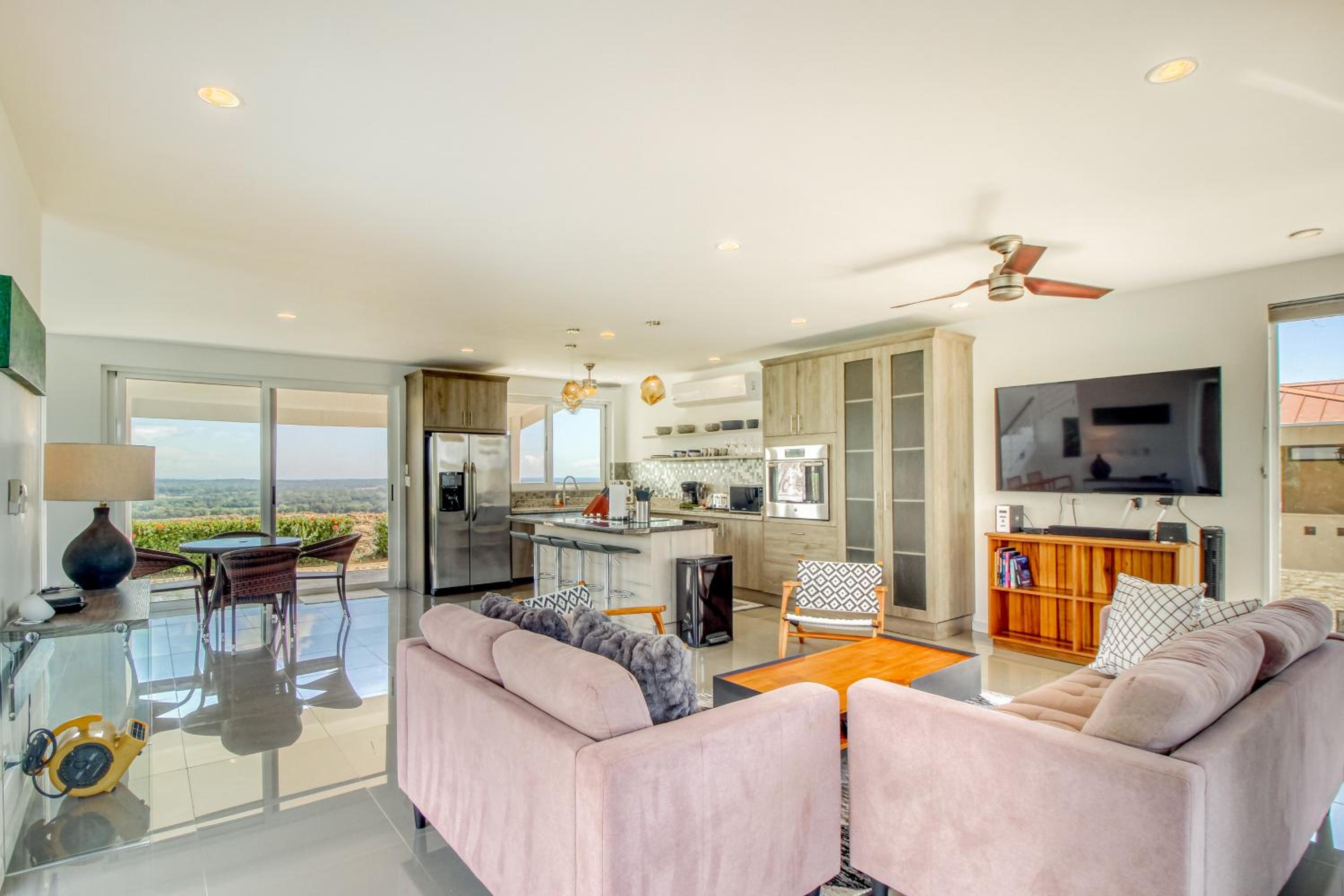 Three-Bedroom Vacation Home photo 2