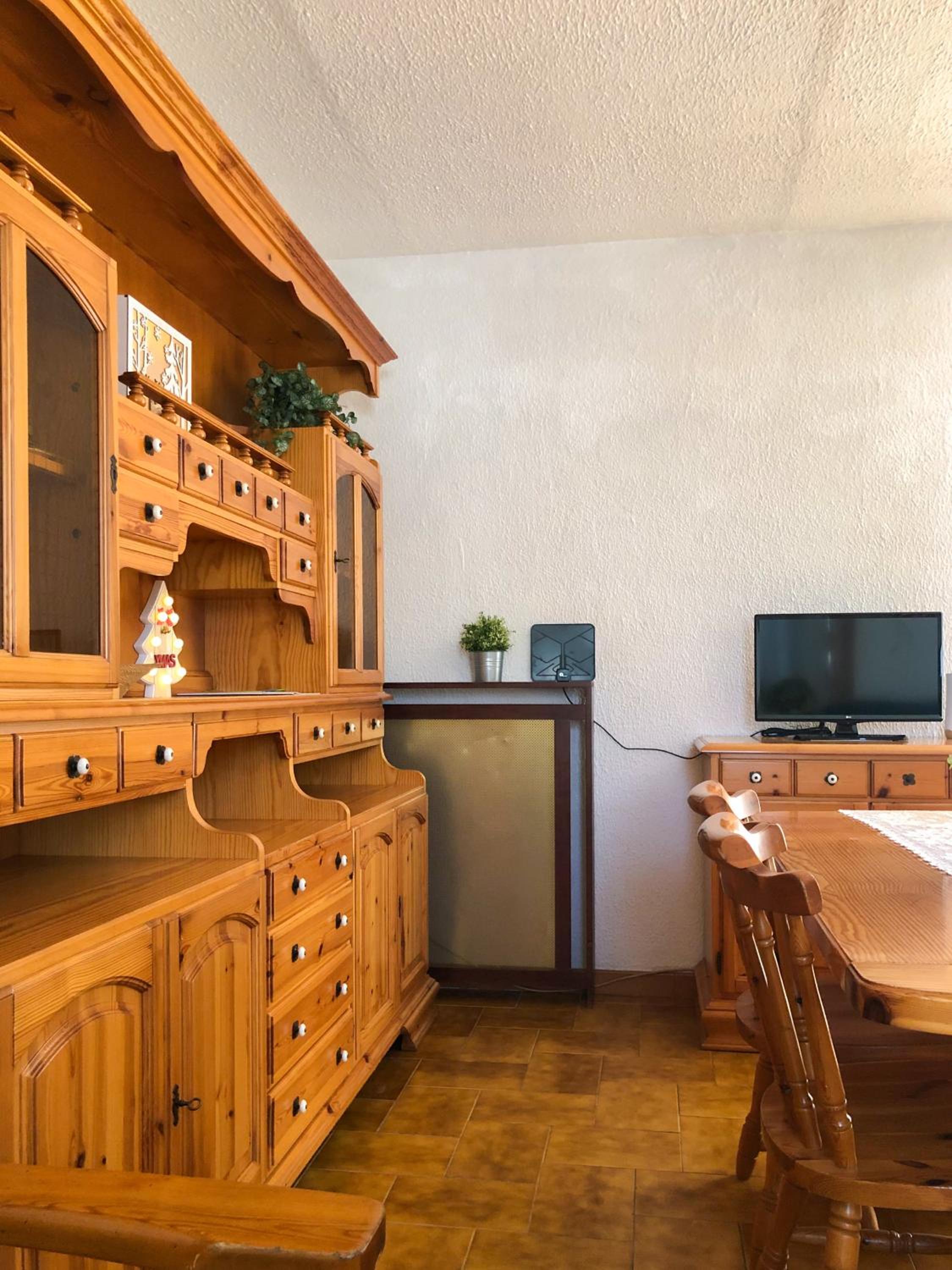 Two-Bedroom House - Photo 3