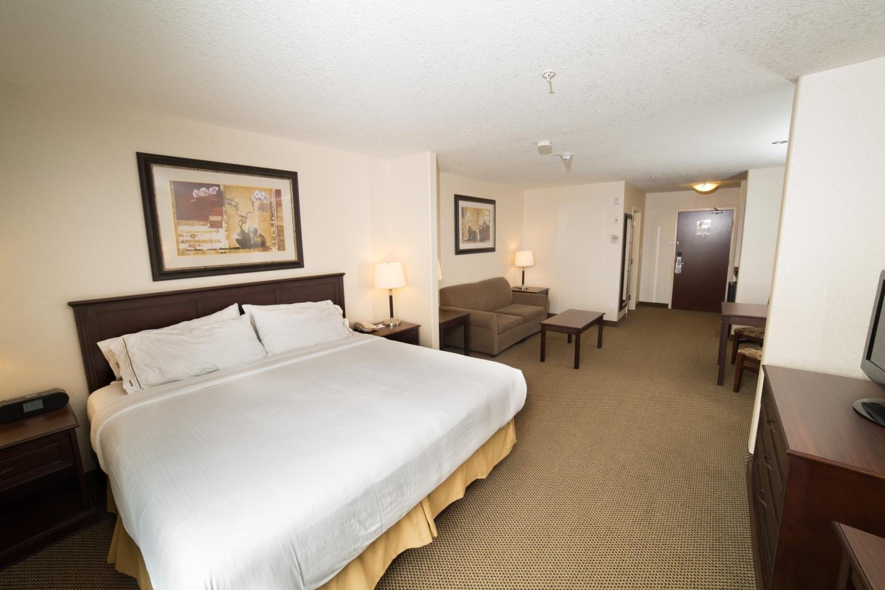 King Suite with Sofa Bed - Photo 2