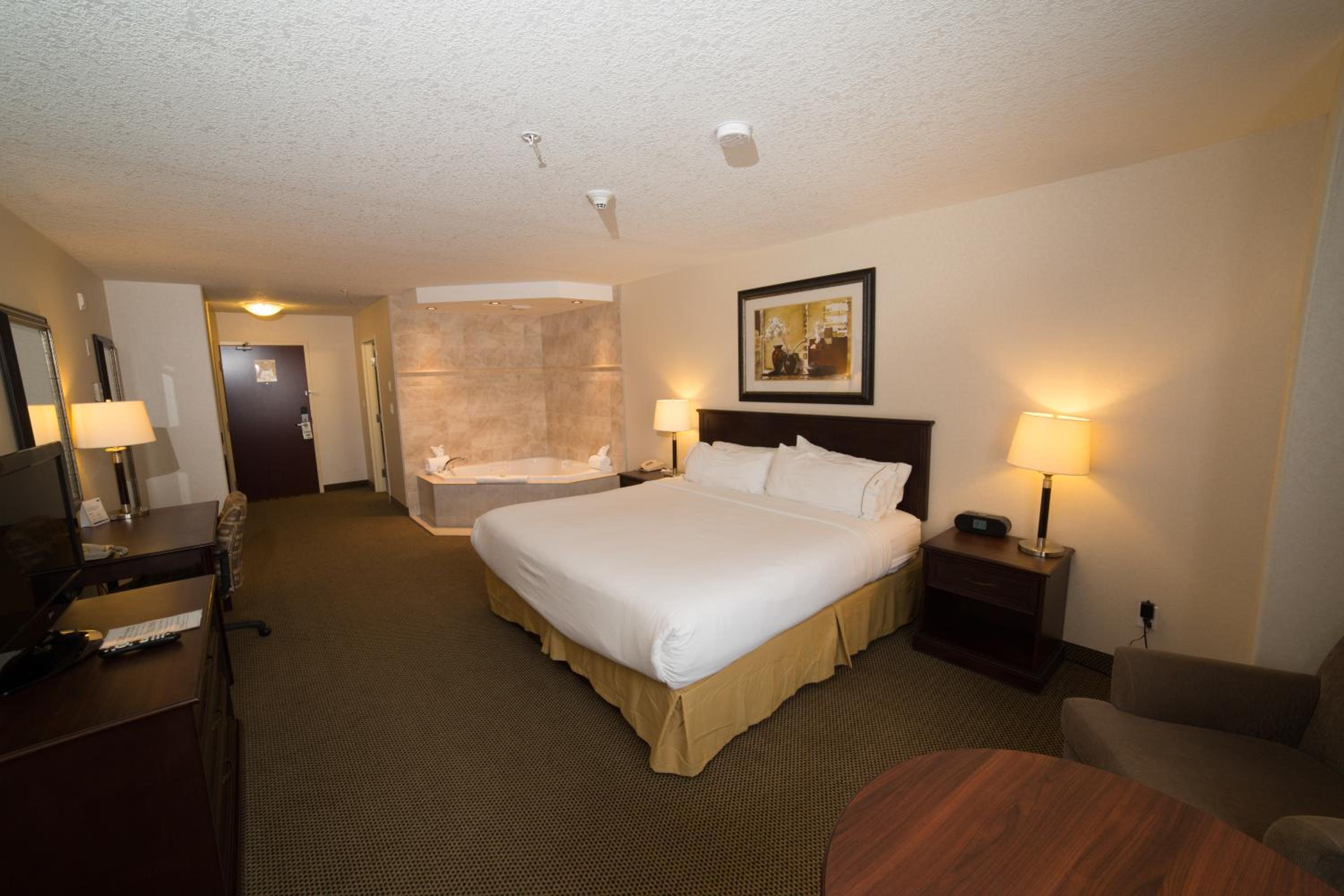 King Suite - Photo 1