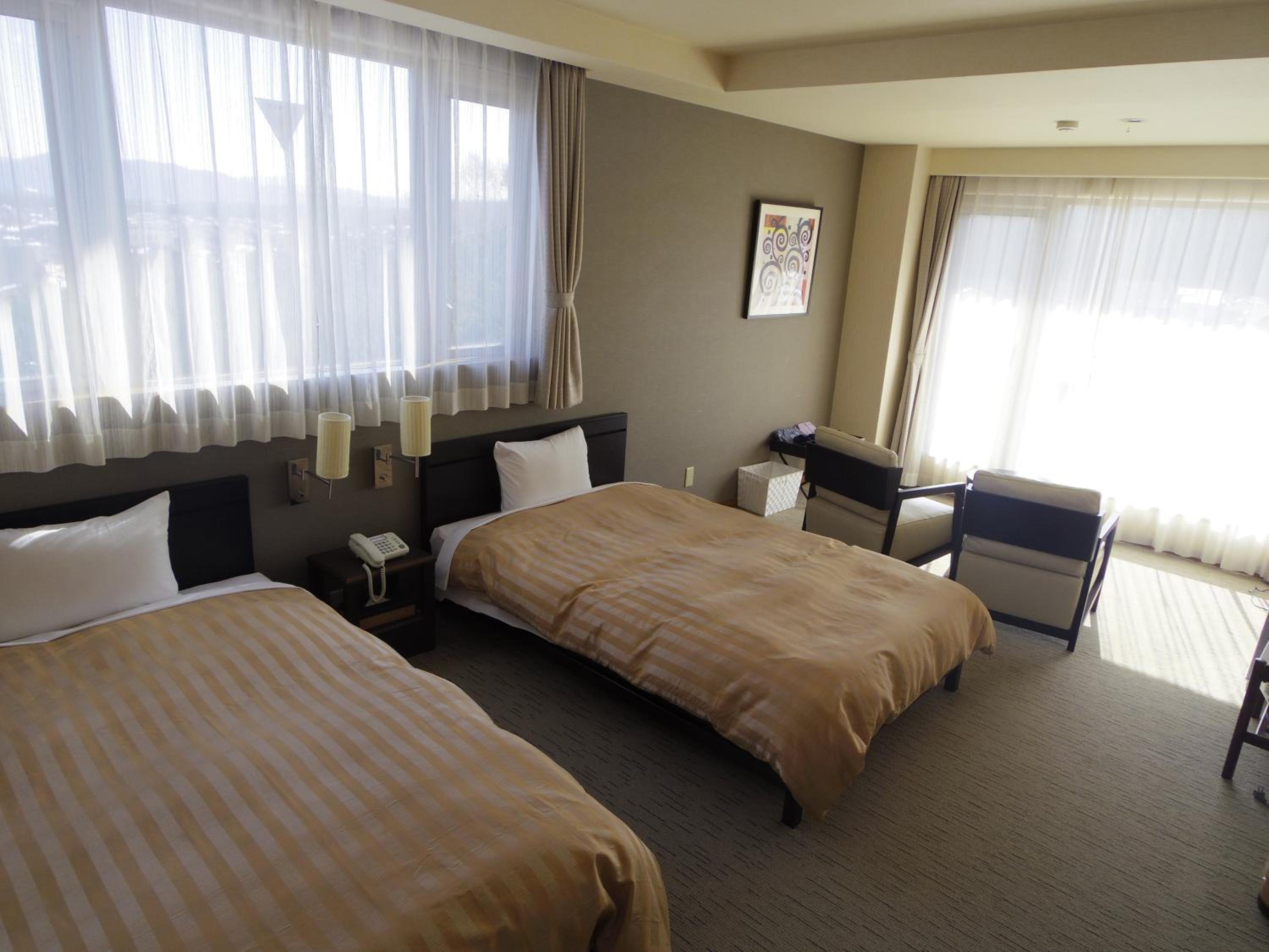 Twin Room with Shared Bathroom - Non-Smoking - Photo 5