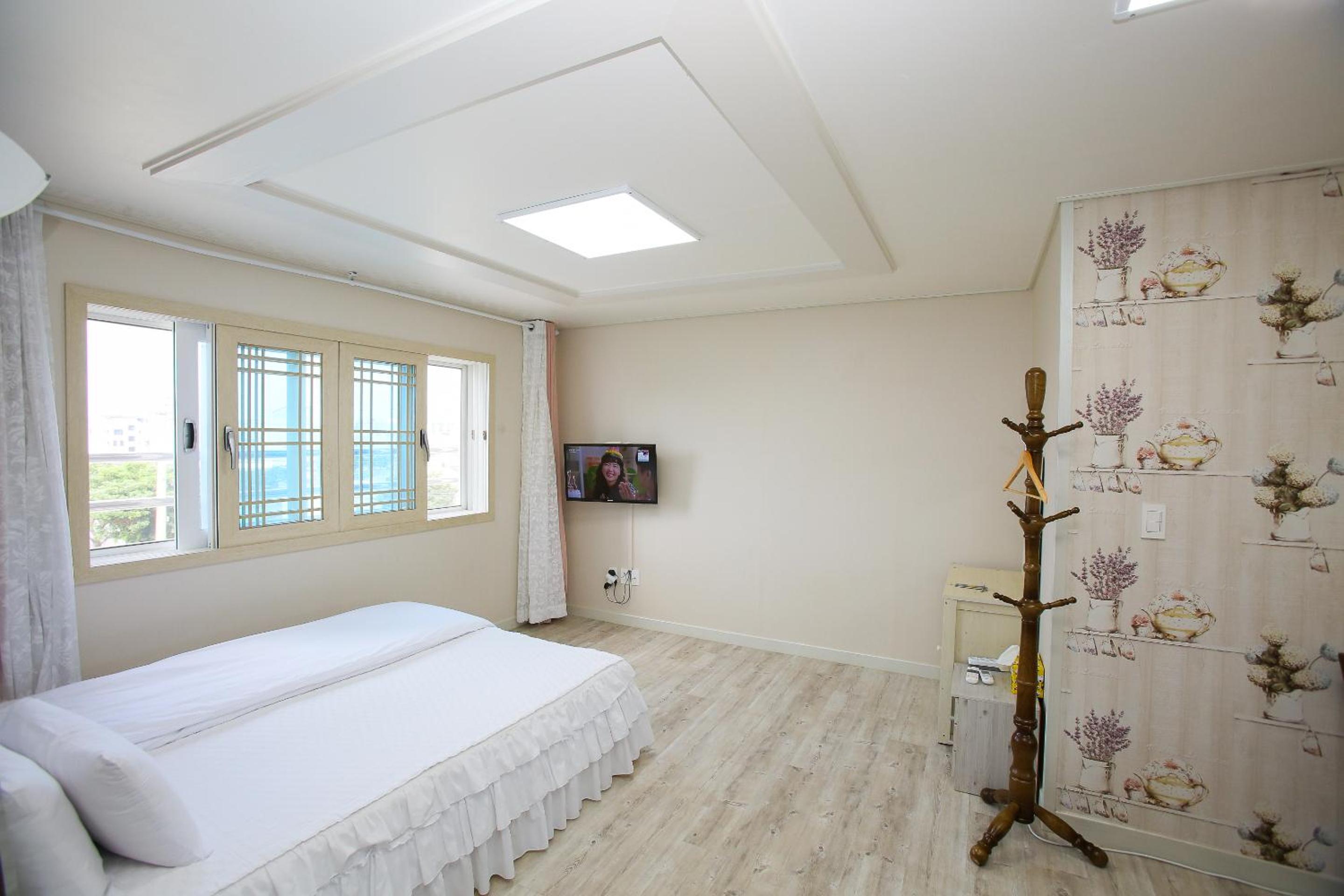 Deluxe Studio - Photo 10