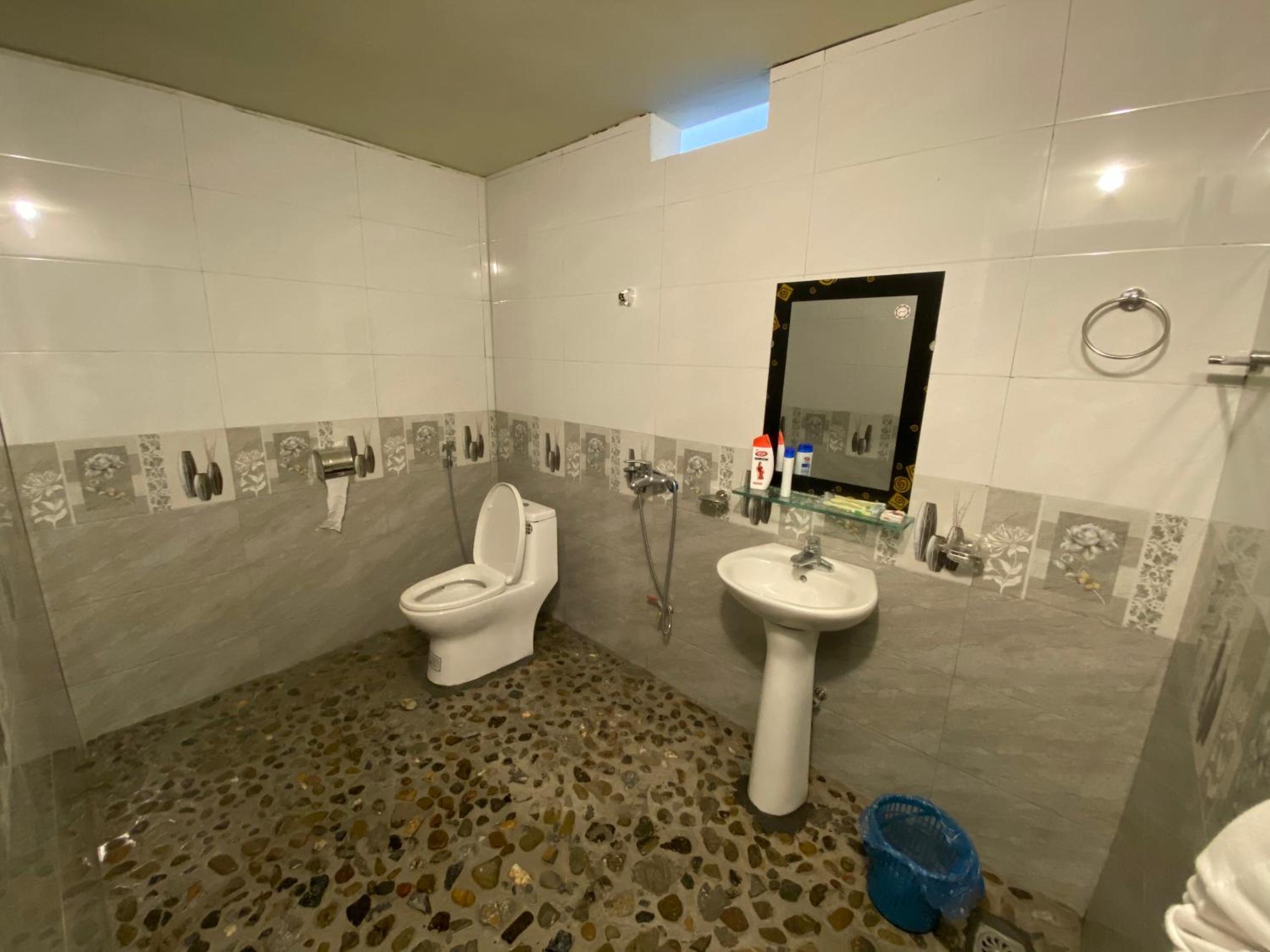 Family Room with Private Bathroom photo 3
