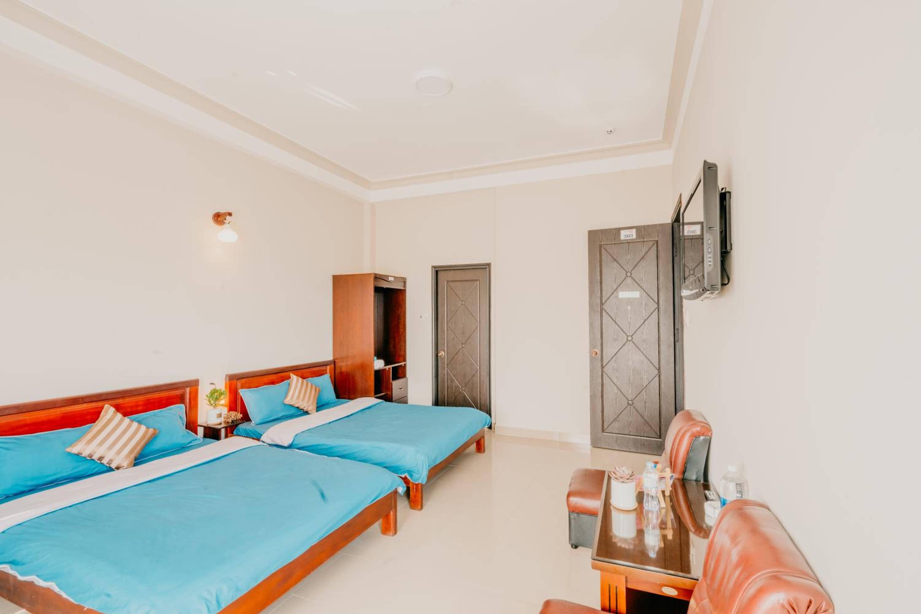 Family Room with Balcony - Photo 10