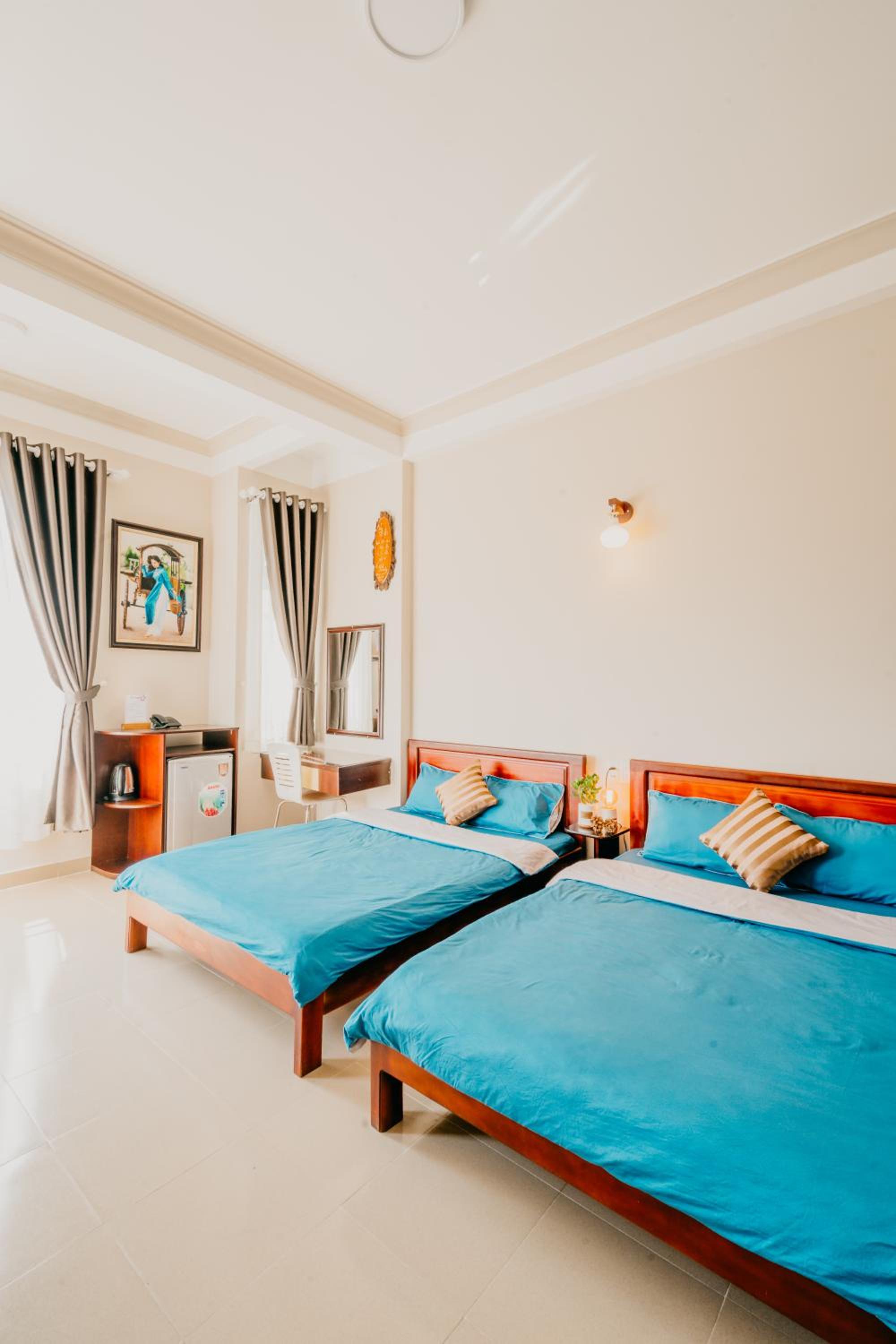 Family Room with Balcony - Photo 9