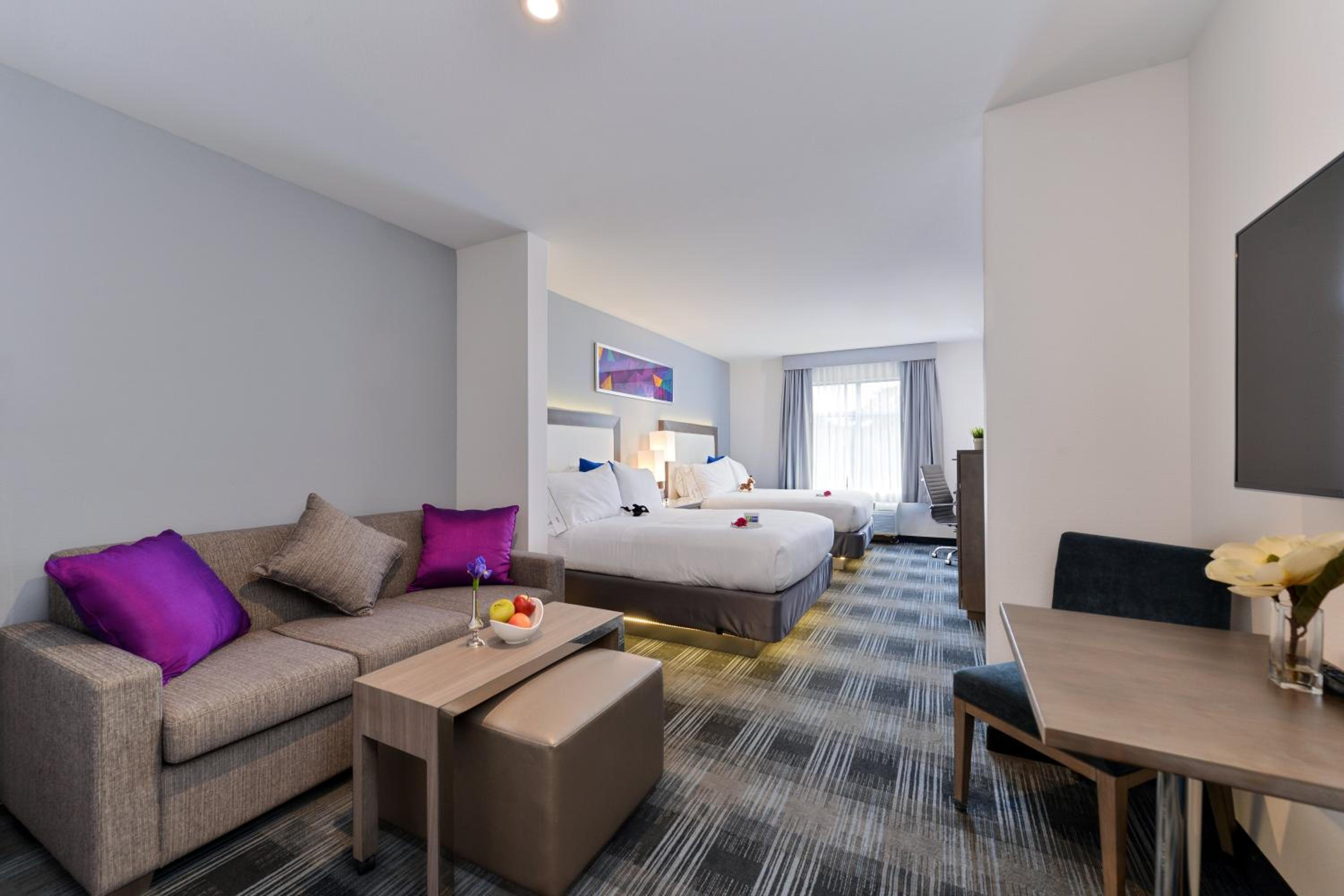 Queen Suite with Two Queen Beds